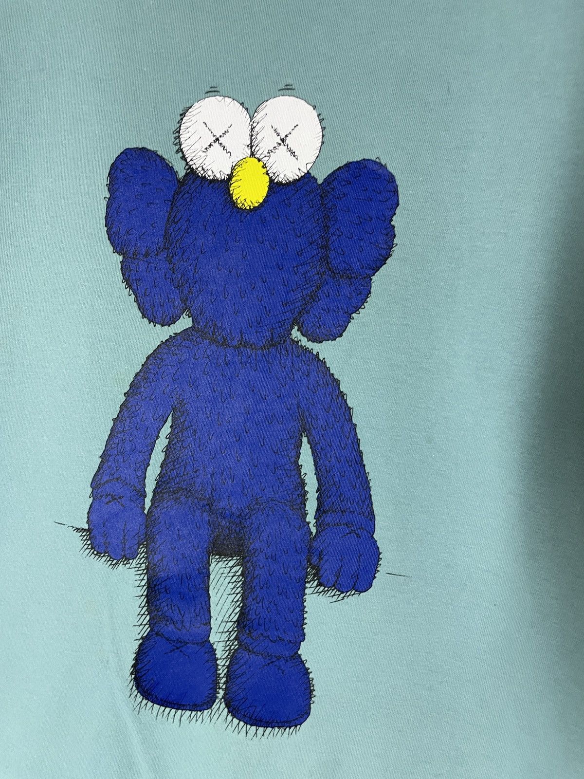 Kaws × Uniqlo Uniqlo X Kaws T Shirt tee Size US L / EU 52-54 / 3 - 2 Thumbnail