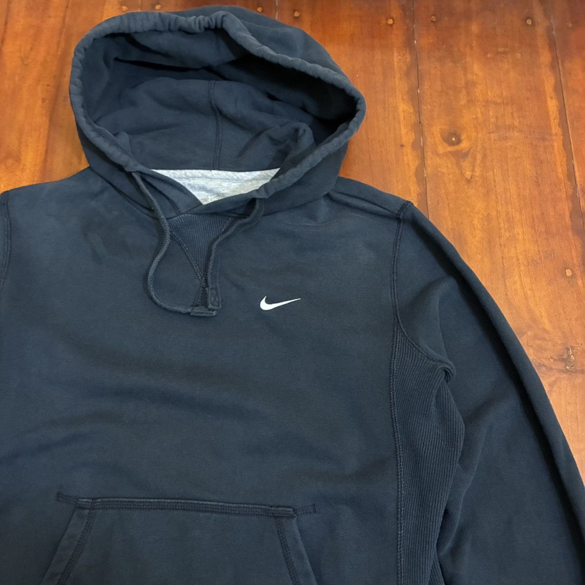 Nike Nike Small Swoosh Hoodie Size US S / EU 44-46 / 1 - 3 Thumbnail