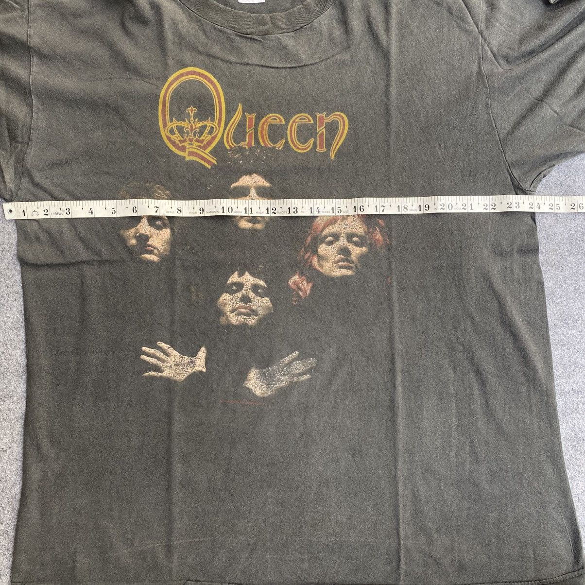 Band Tees Vintage 90s Queen Faded Tee Size US XL / EU 56 / 4 - 6 Thumbnail