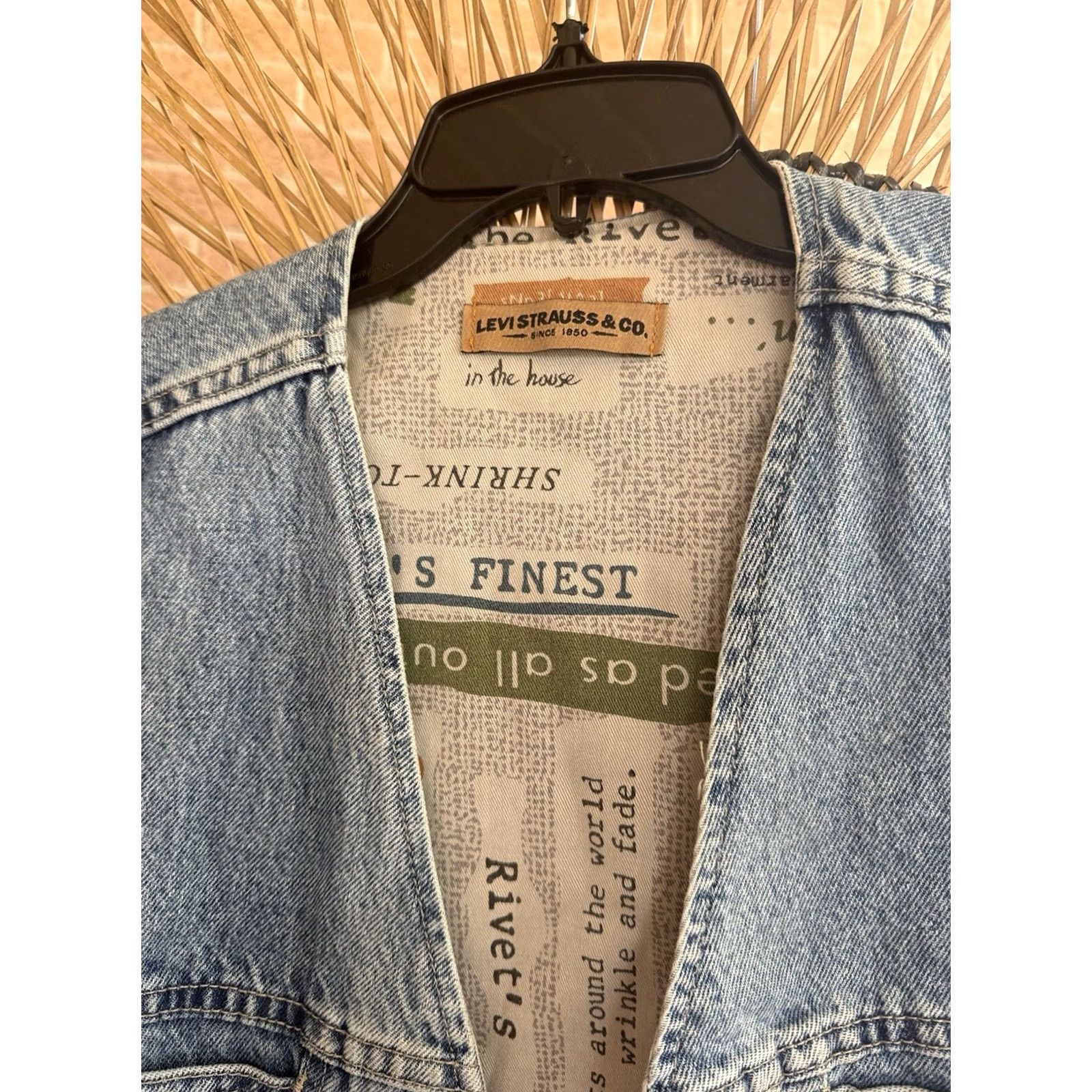Levi's VINTAGE Levi's Denim Vest Mens M Reversible Newspaper Print Trucker Style Blue 90s Theme Fans Womens? Size US M / EU 48-50 / 2 - 3 Thumbnail