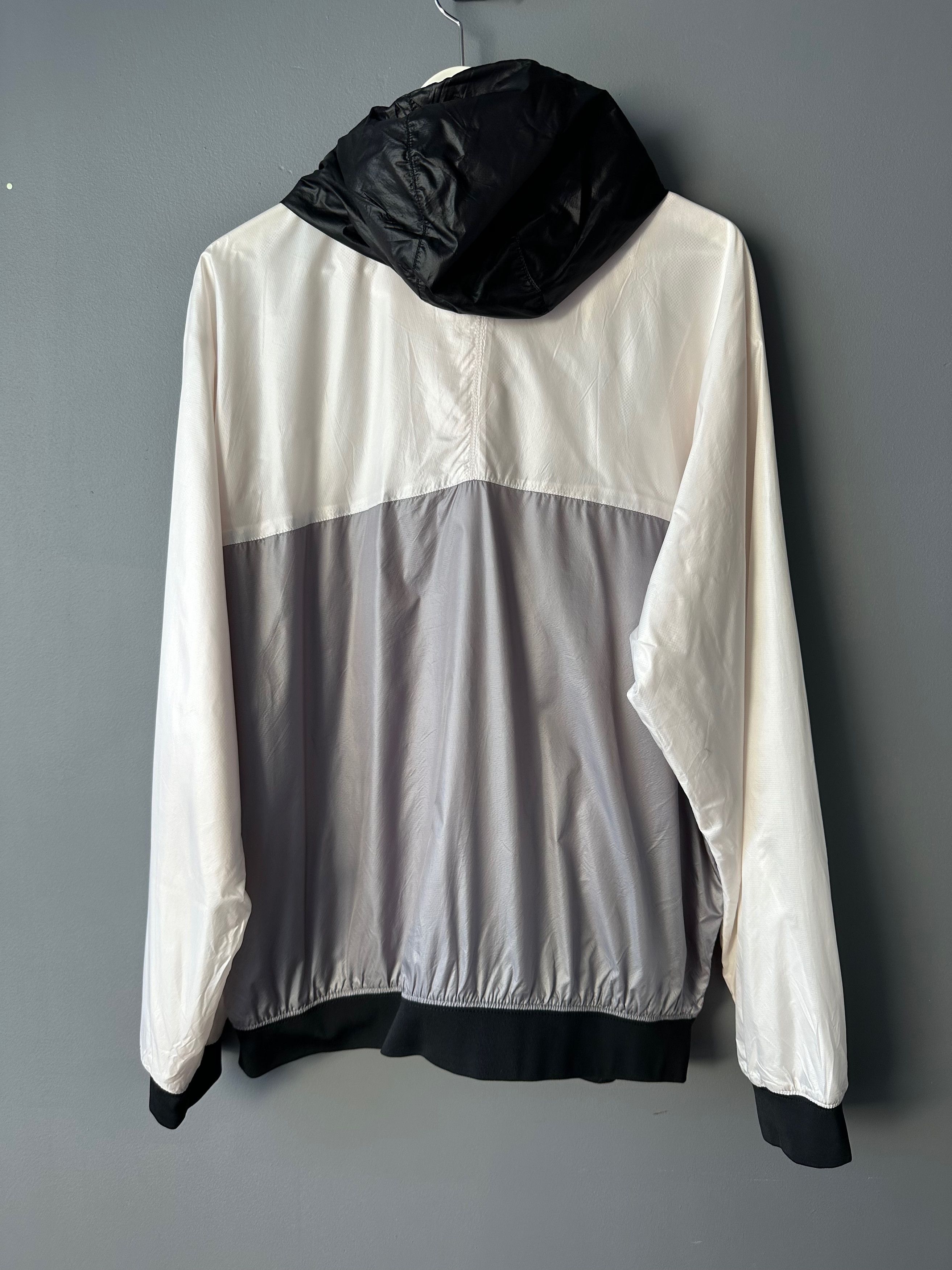 Nike Nike AD Windrunner Light Hooded Jacket Winbreaker Size US XL / EU 56 / 4 - 16 Thumbnail