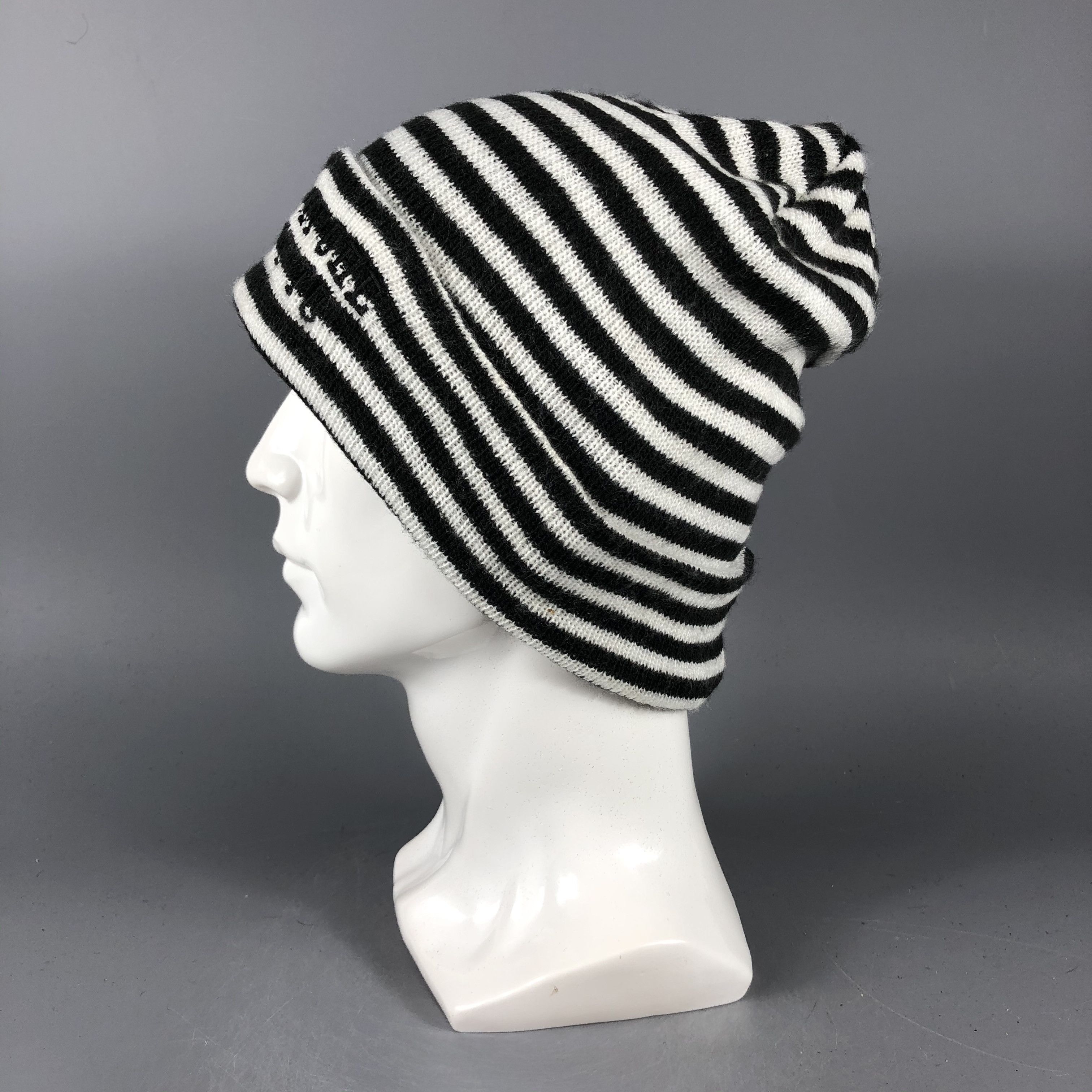 Vintage White Black Stripe Beanie Snow Hat Snow Cap -D851 Size ONE SIZE - 1 Thumbnail