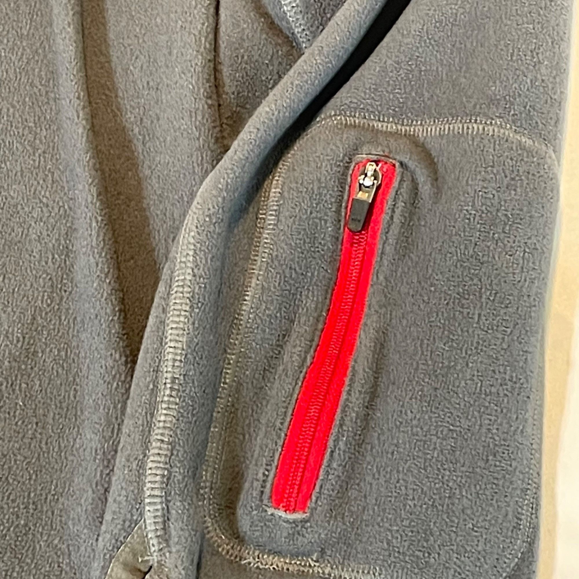 The North Face The North Face Mens Fleece Pullover M Gray With Red Accents Size US M / EU 48-50 / 2 - 3 Thumbnail