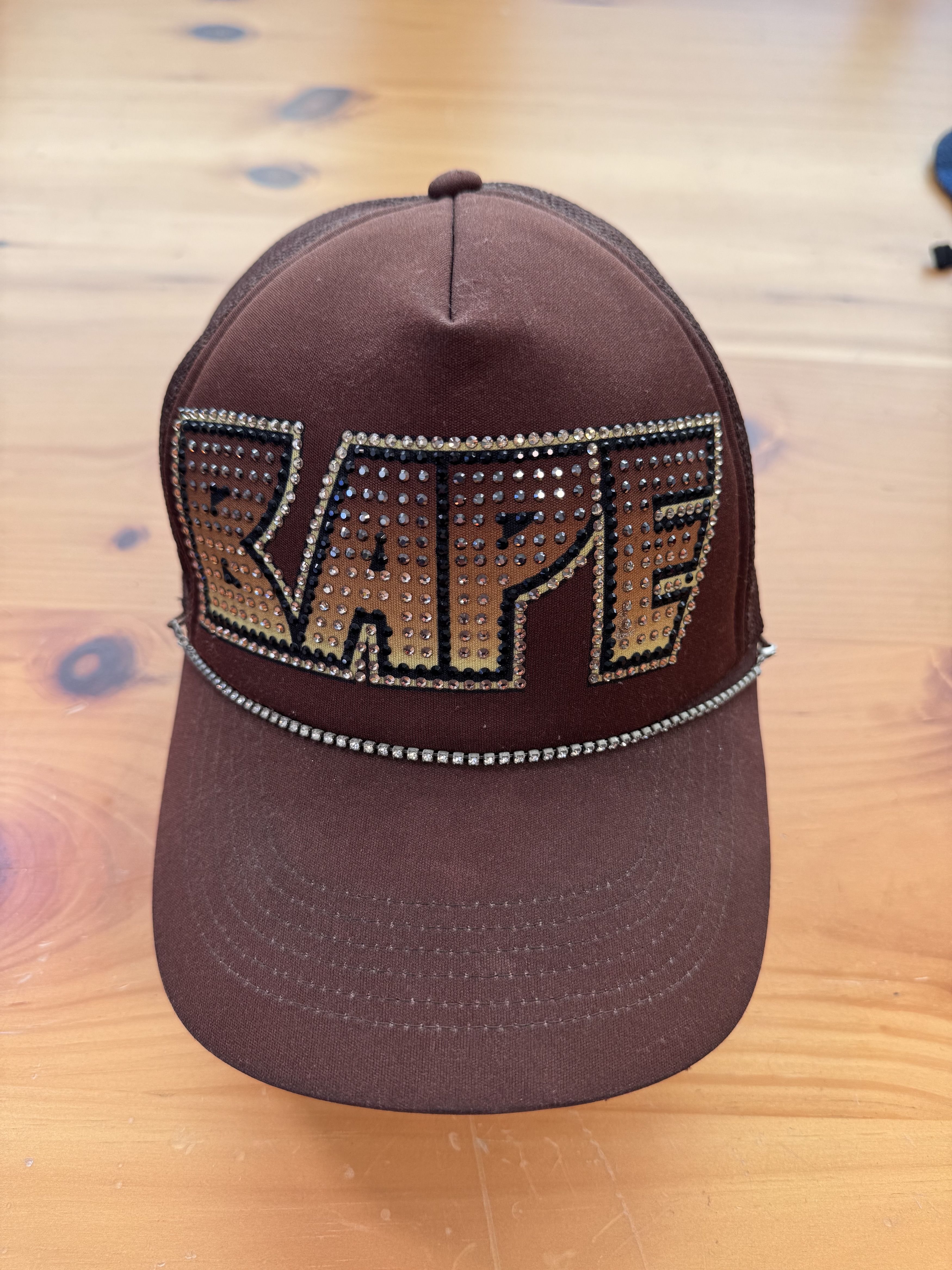 Bape 06' Bape Bathing Ape Kiss swarovski rhinestone hat trucker Size ONE SIZE - 1 Thumbnail