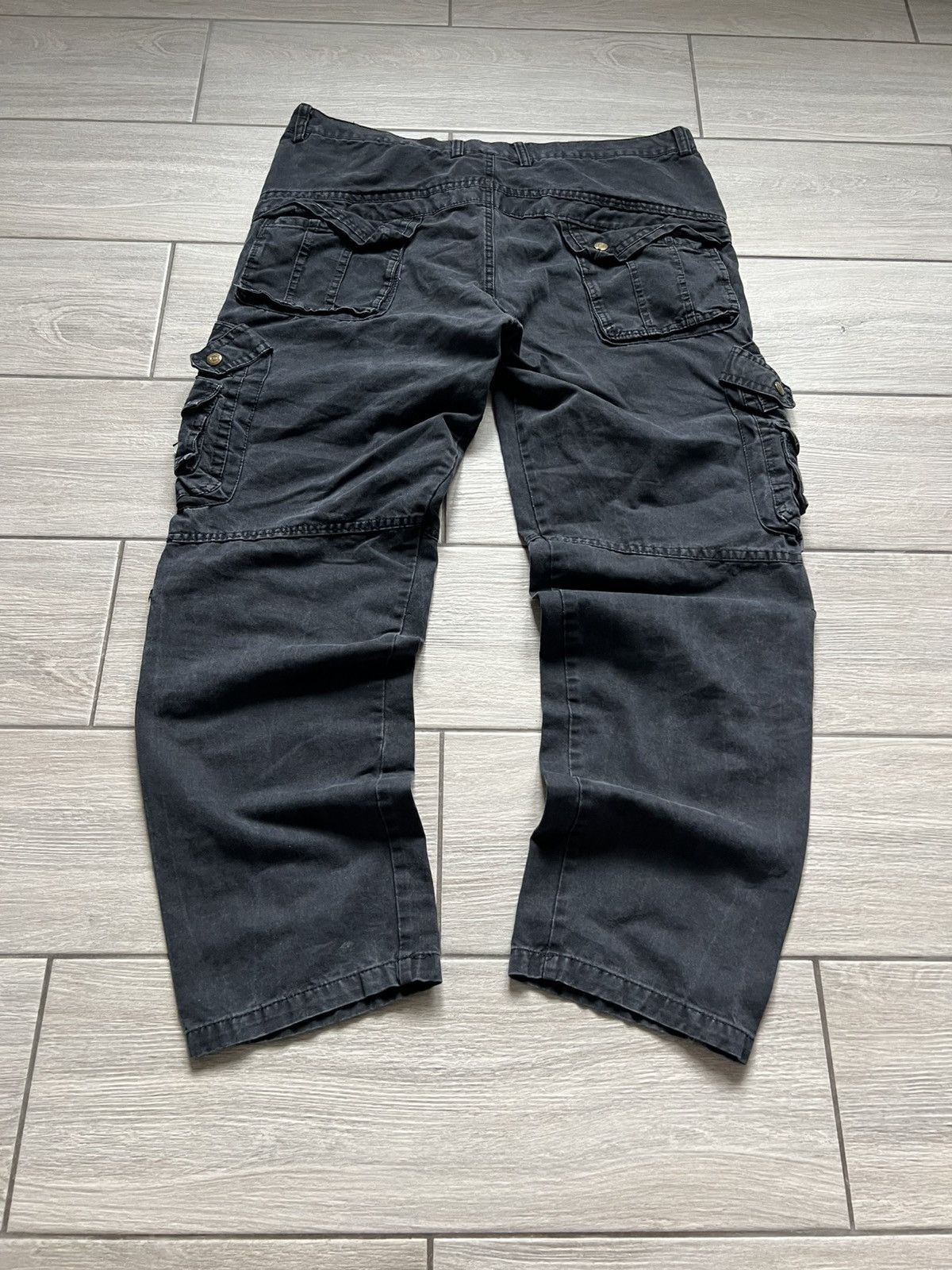 Japanese Brand Vintage Y2K Multi Pocket Cargo Pants (unisex) 38 Size Size US 38 / EU 54 - 16 Thumbnail