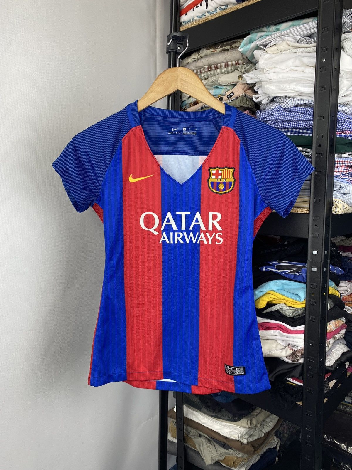 Nike × Vintage Nike FC Barcelona 2016-17 Stadium home shirt jersey by Nike Size S / US 4 / IT 40 - 1 Thumbnail