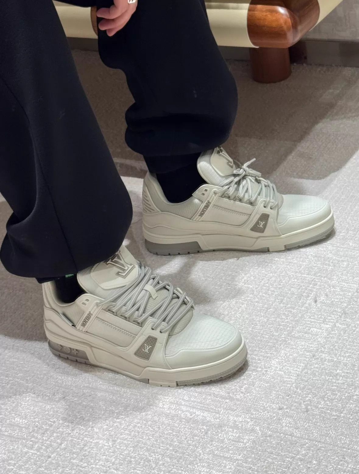 Louis Vuitton LV 25 Trainer Ski Men's White Gray 40.5 Sneaker Size US 7.5 / EU 40-41 - 9 Thumbnail