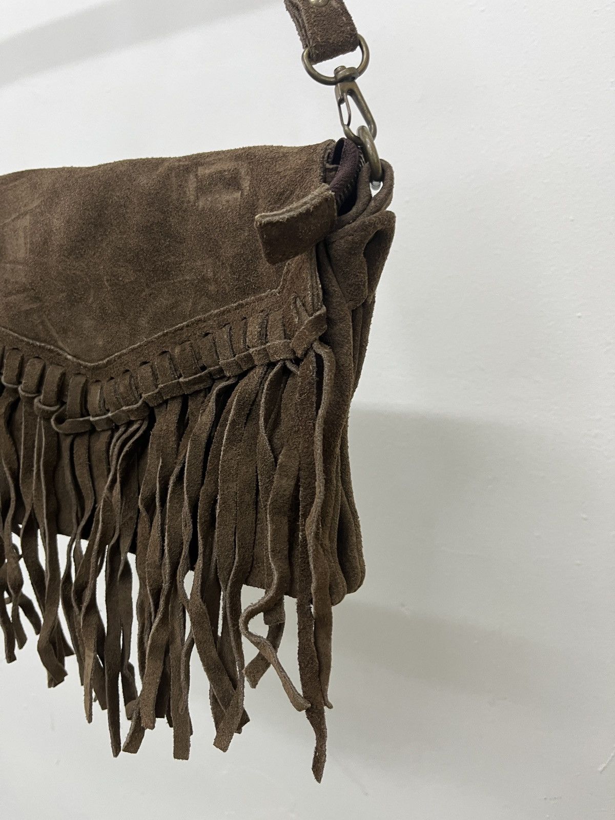 GOA 2000s GOA Fringe Brown Cowhide Suede Leather Sling Bag Size ONE SIZE - 8 Thumbnail
