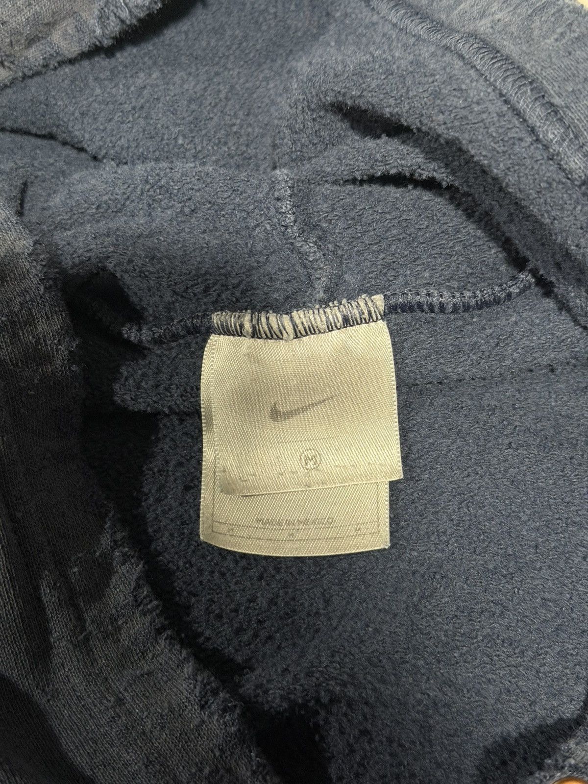 Vintage 2000s Y2K Vintage Nike Grunge Distressed Thrashed Hoodie M Size US M / EU 48-50 / 2 - 14 Thumbnail