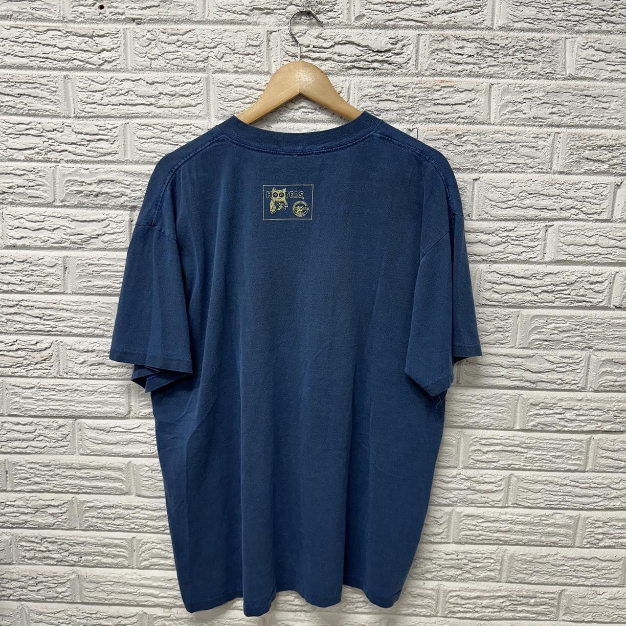 Vintage Vintage Hooters University 90s Blue Shirt Large Size US L / EU 52-54 / 3 - 3 Thumbnail