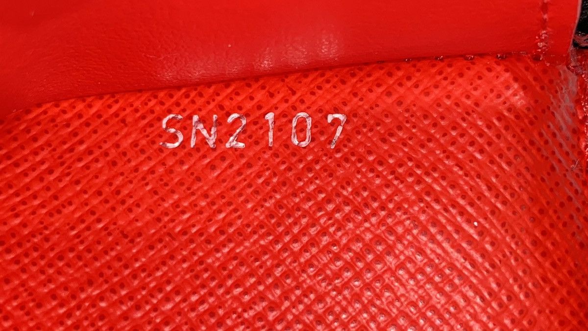 Louis Vuitton × Supreme Louis Vuitton X SUPREME Chain Wallet Red EPI Leather Size ONE SIZE - 10 Thumbnail