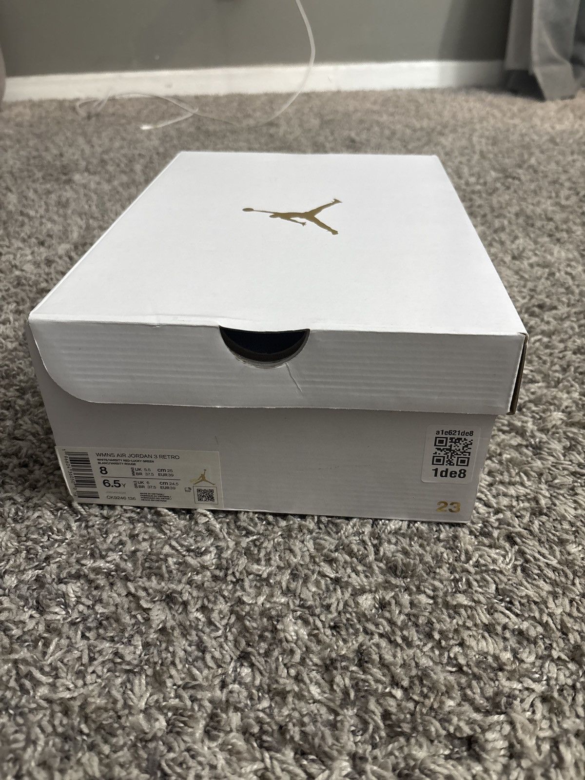 Jordan Brand Wmns Air Jordan 3 Retro 'Lucky Green' Size US 8 / IT 38 - 8 Thumbnail