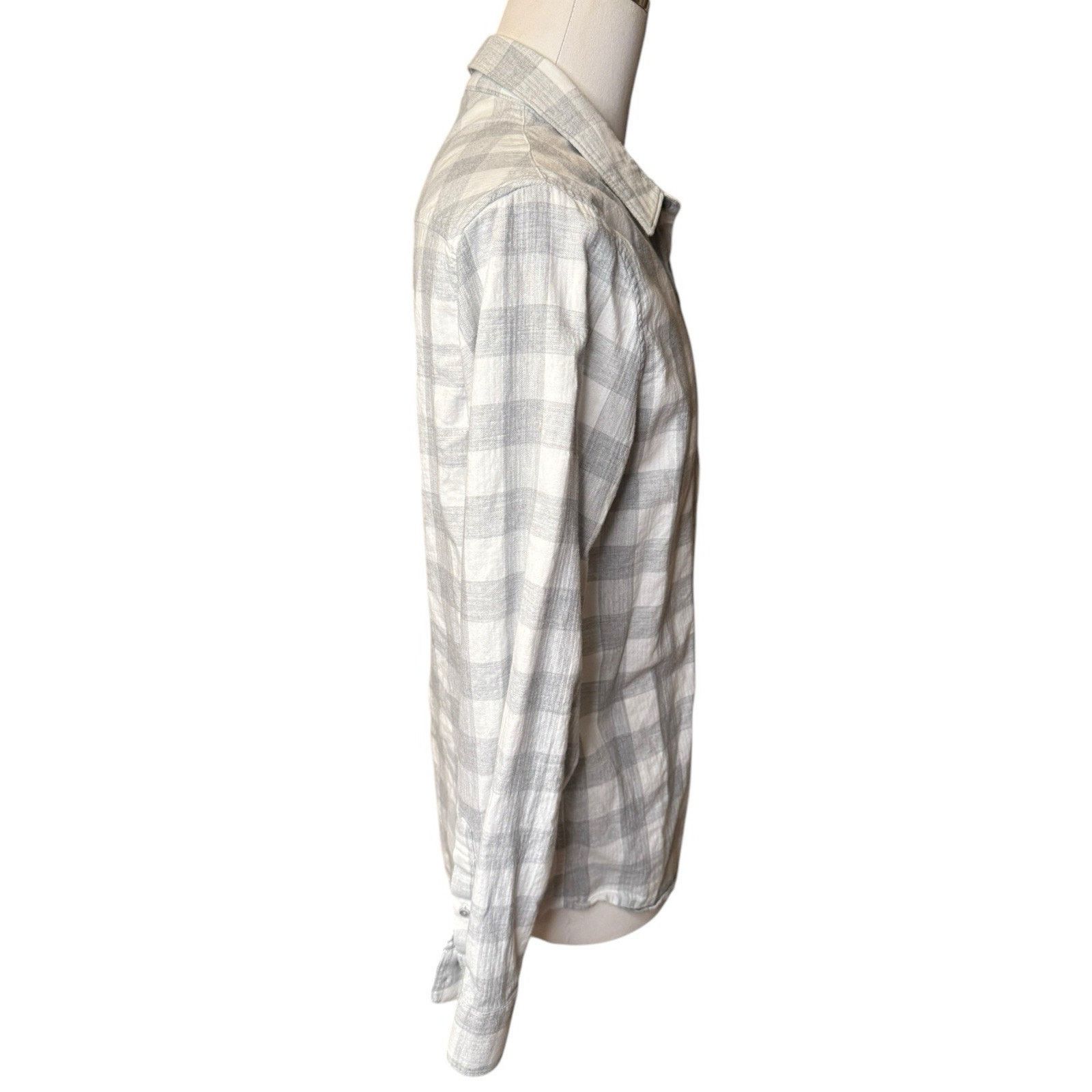 TravisMathew Travis Mathew Cotton Button Up Golf Shirt Light Flannel Gray Size US L / EU 52-54 / 3 - 6 Thumbnail