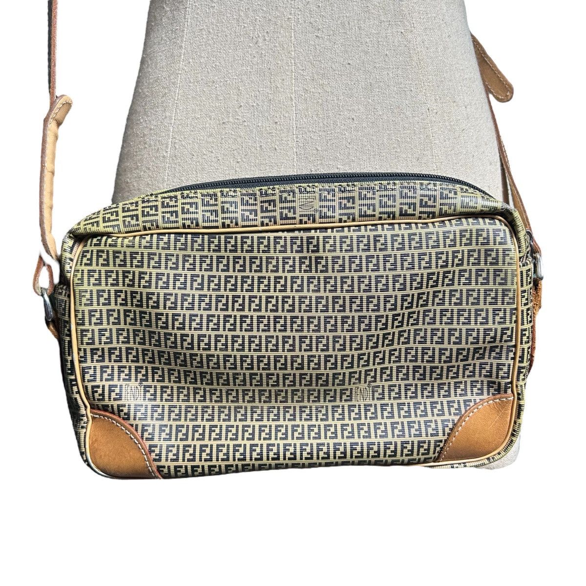 Fendi Fendi Roma Monogram Leather Sling Shoulder Bag Size ONE SIZE - 3 Thumbnail