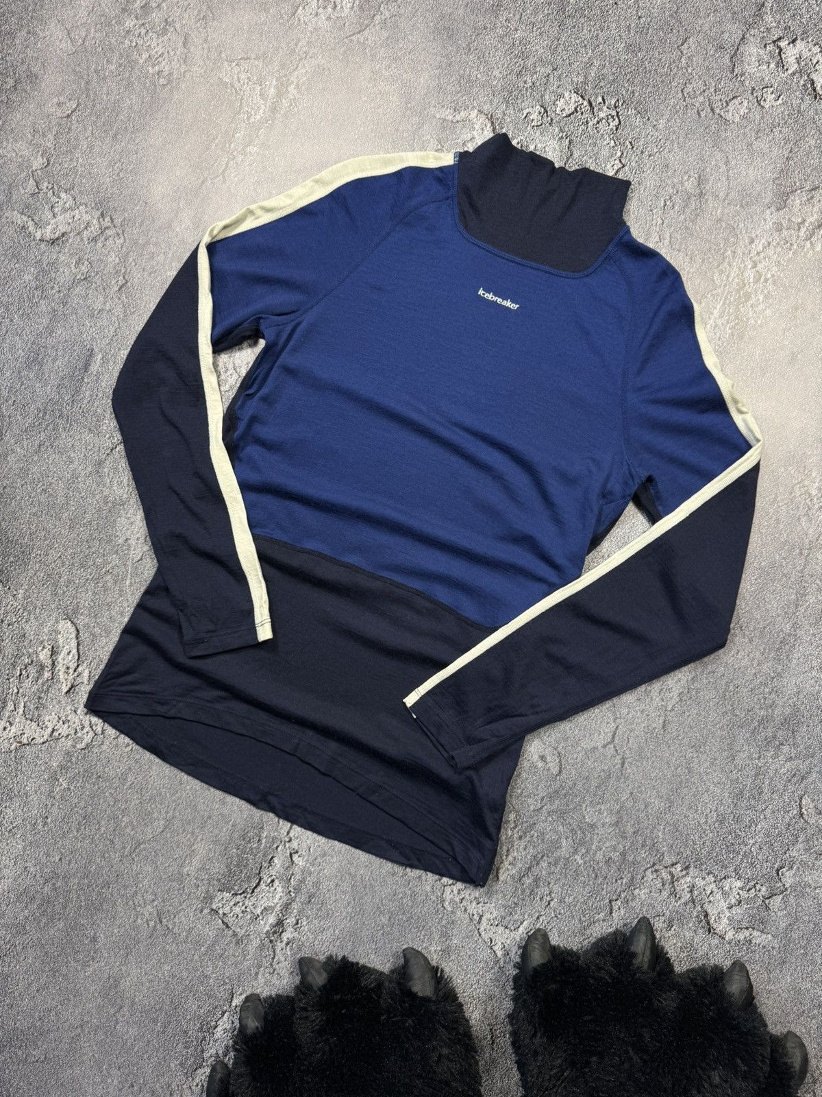 Icebreaker Merino 200 Baselayer — Technical Style