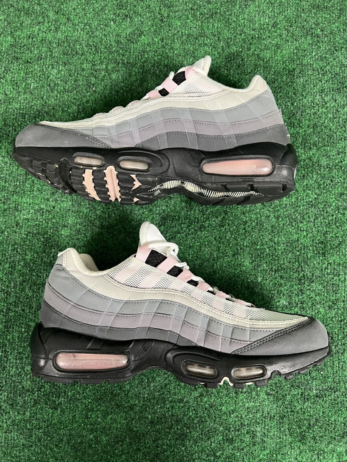 Nike Nike Air Max 95 Gunsmoke Pink Foam Grey White Black Mens 10 Size US 10 / EU 43 - 3 Thumbnail
