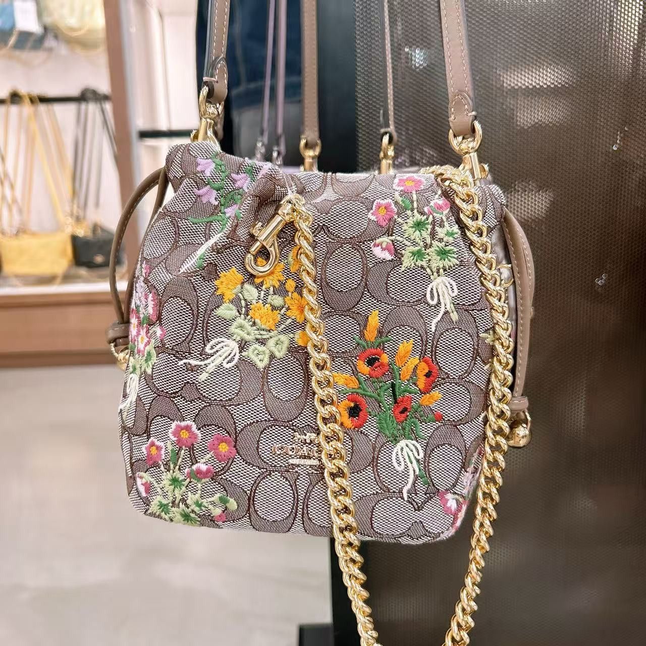 Coach Faye Mini Drawstring Bag Floral Embroidery CDZ94 Size ONE SIZE - 2 Thumbnail