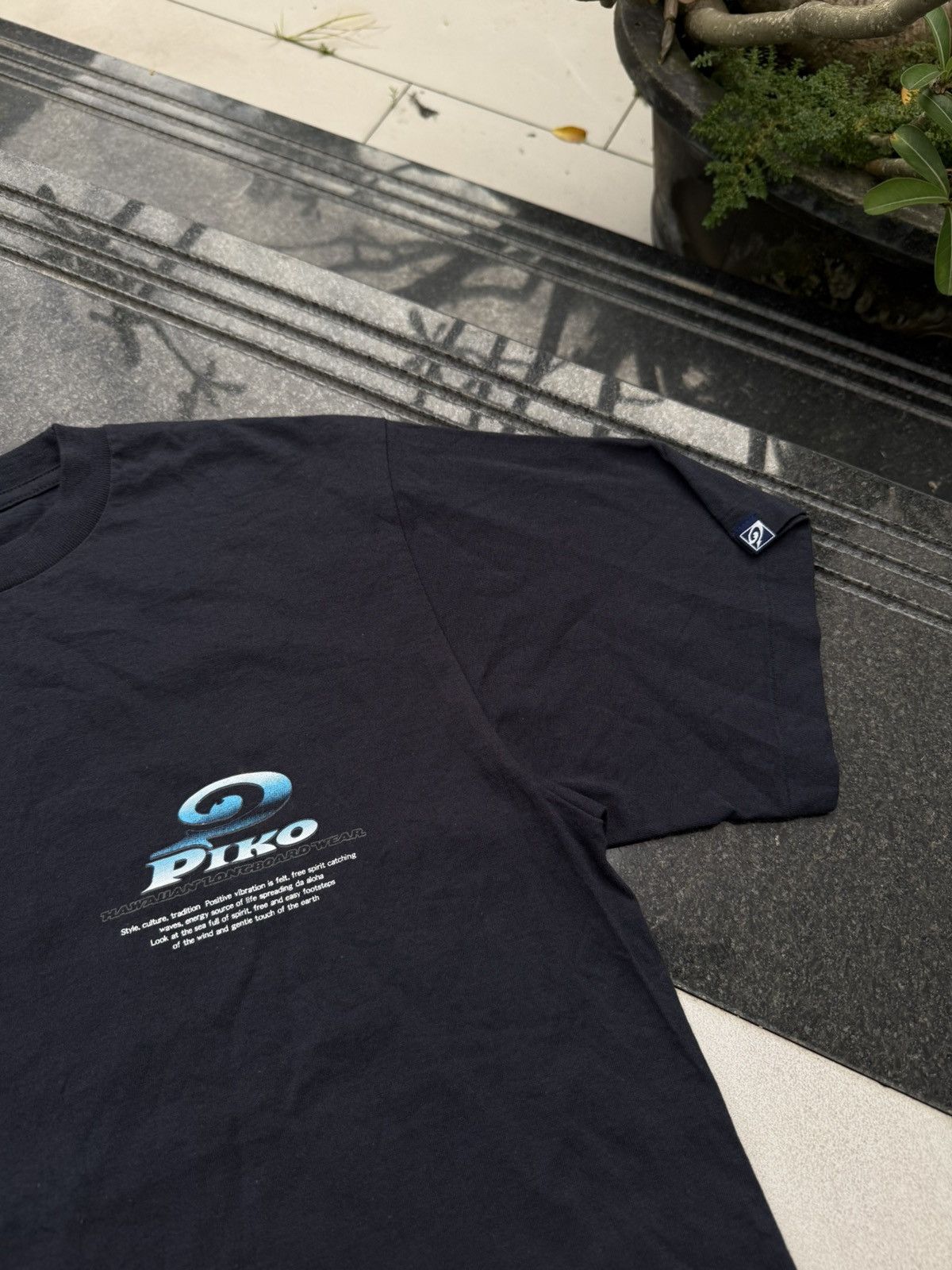 Japanese Brand 90’s PIKO RARE MULTI LOGO HAWAIIAN SURF RETRO VINTAGE TSHIRT Size US M / EU 48-50 / 2 - 3 Thumbnail