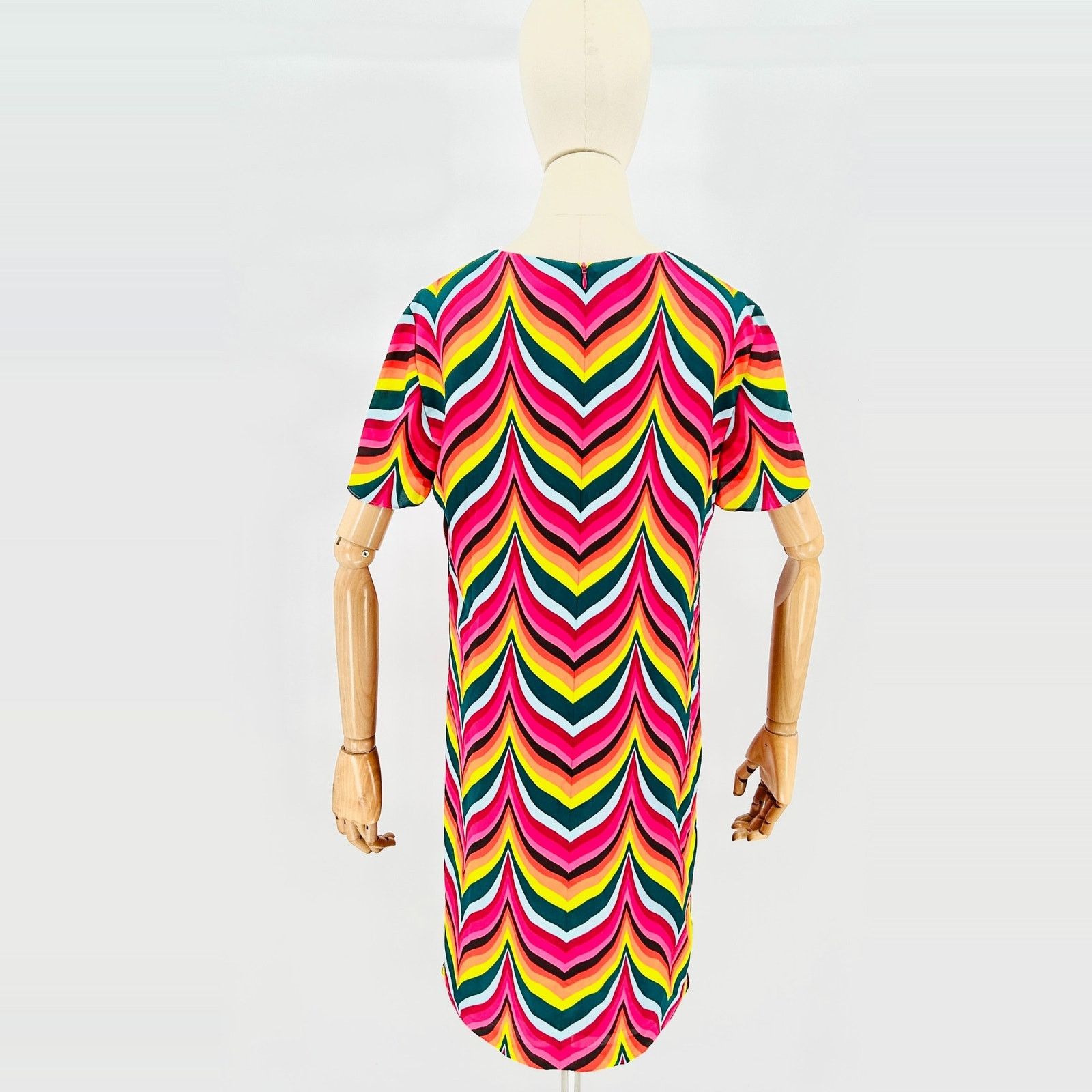 Trina Turk Trina Turk Pink Rainbow Multicolor Chevron Print Mini Dress Size S / US 4 / IT 40 - 4 Thumbnail