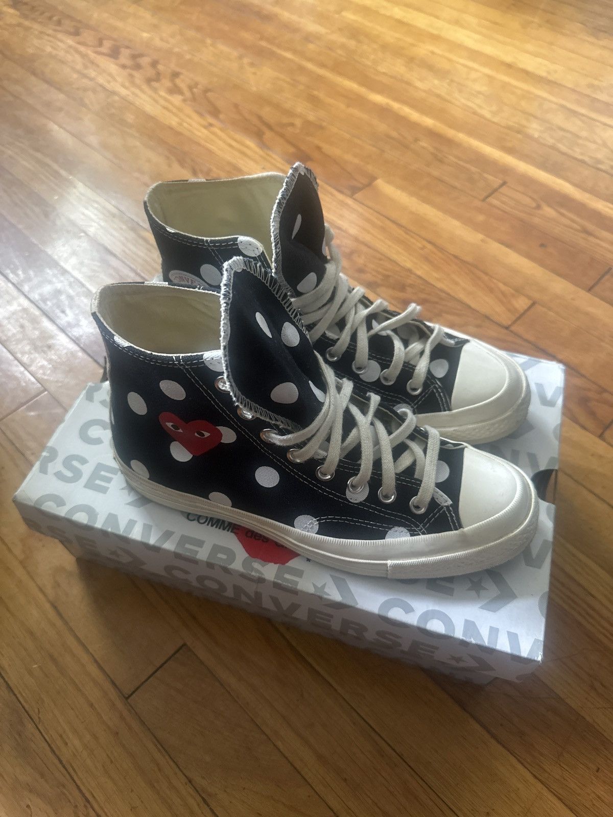 Comme des Garcons PLAY × Converse Black with white polka dot converse hi Size US 9 / IT 39 - 2 Thumbnail