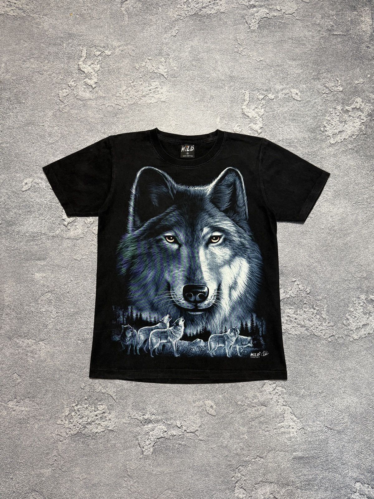 Vintage Vintage Wild Wolf Tee Shirt Size US S / EU 44-46 / 1 - 1 Thumbnail