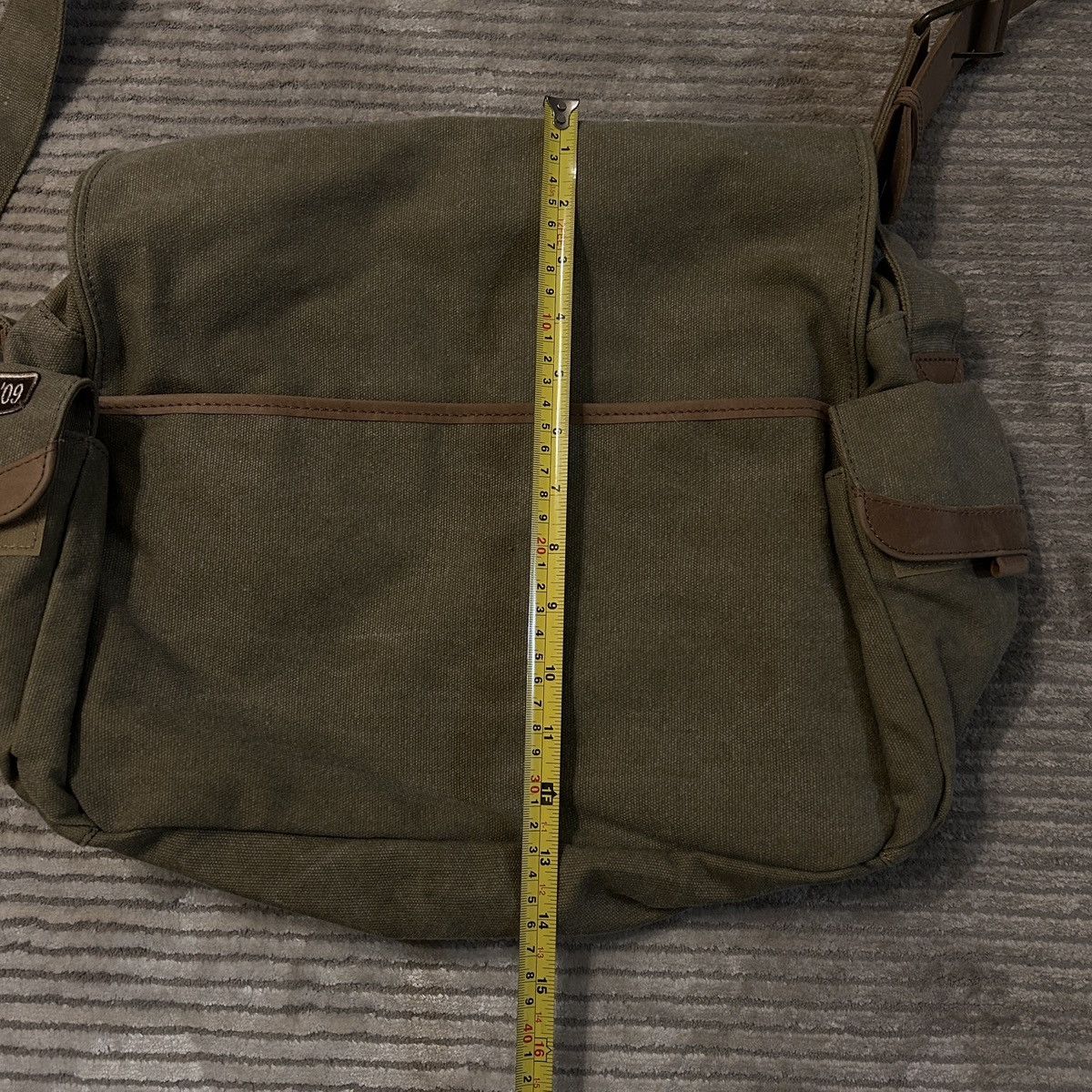 L.L. Bean Love and Other Drugs ‘09 Crew vintage L.L.Bean Messenger Bag Size ONE SIZE - 6 Thumbnail