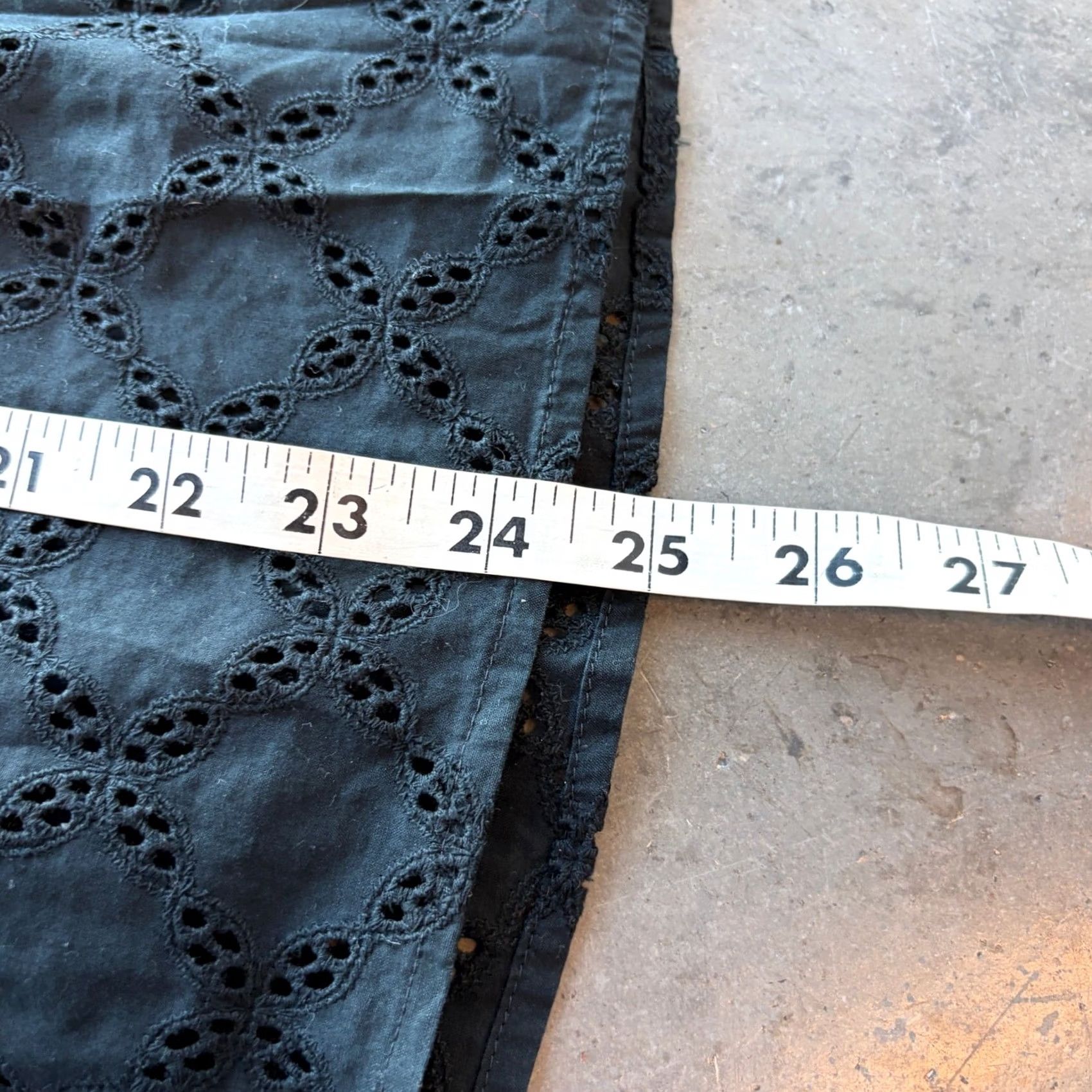 Vintage VINTAGE The Loft Black Eyelet Casual Preppy Women's Short Sleeve Size 4 Blouse Size 27" / US 4 / IT 40 - 5 Thumbnail