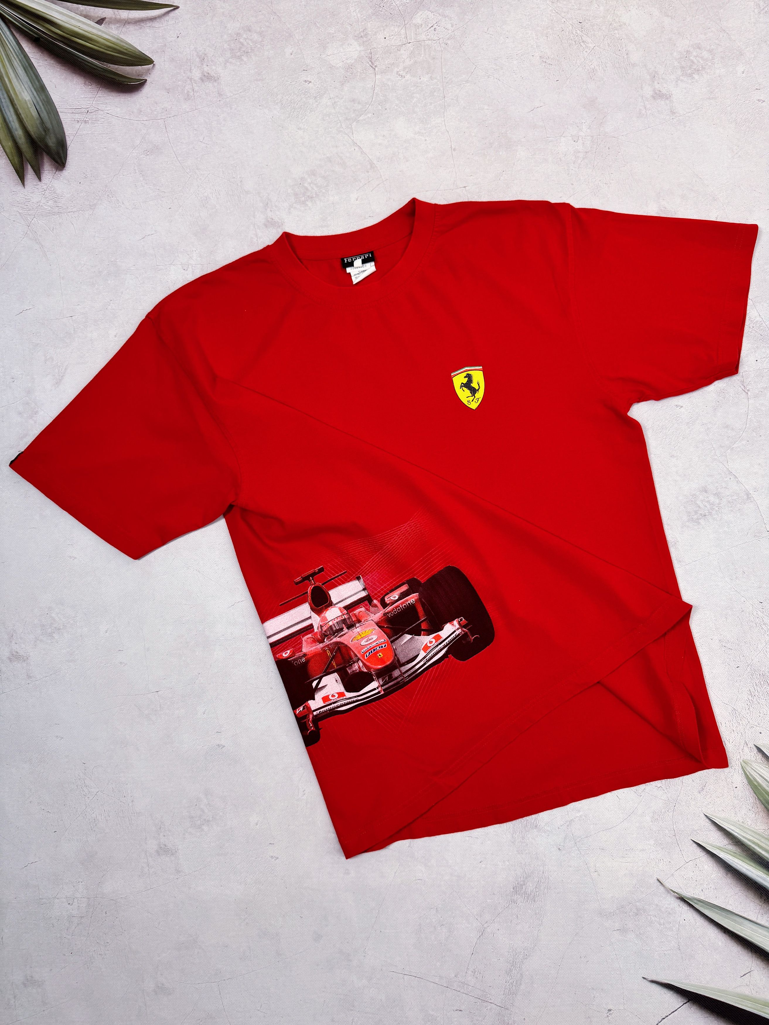 Ferrari Vintage Ferrari T-Shirt F1 Team Racing Car Logo Vodafone Size US L / EU 52-54 / 3 - 1 Thumbnail