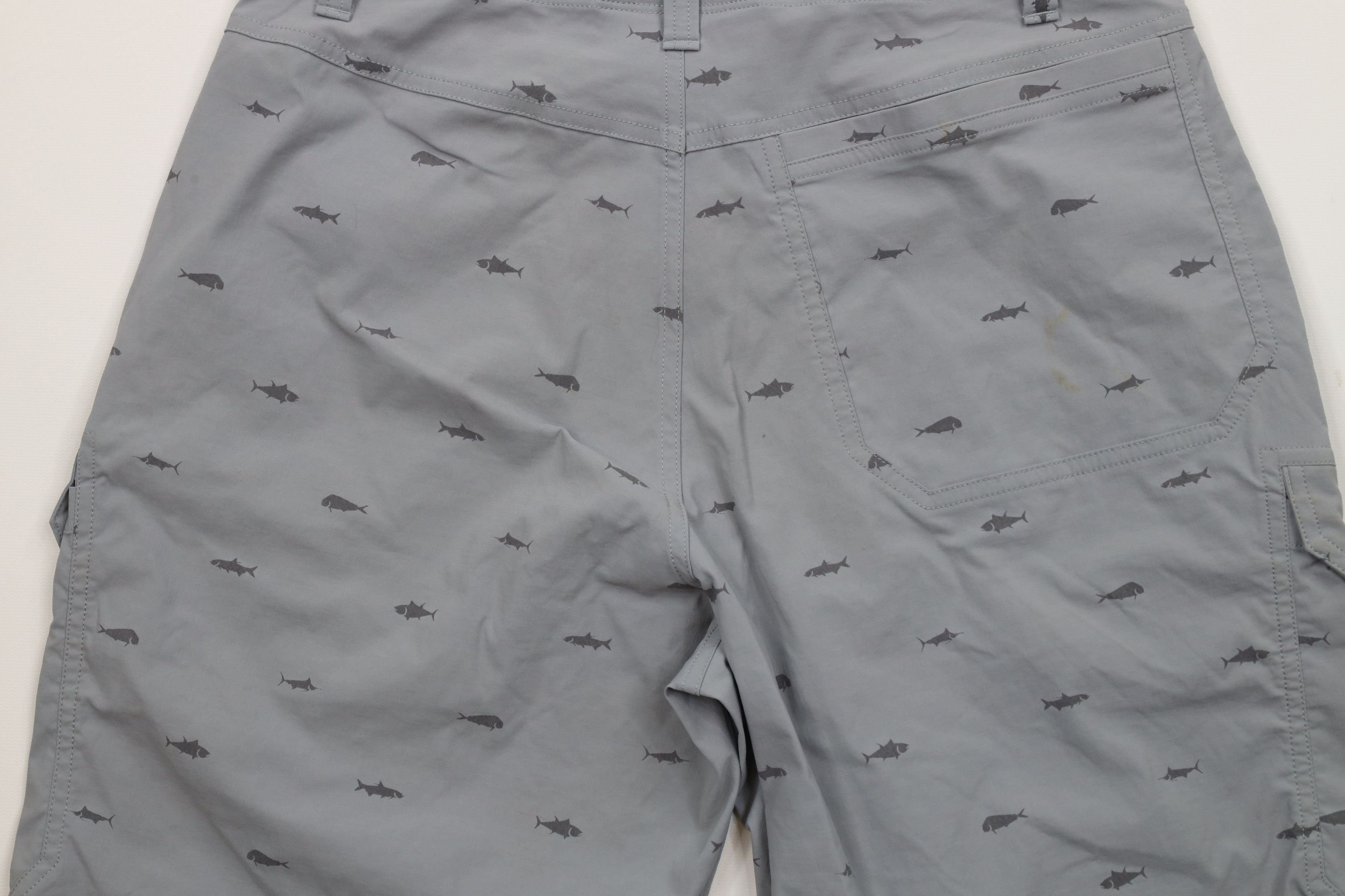 Under Armour × Vintage Under Armour HeatGear Fish All Over Print Cargo Shorts Gray Size US 30 / EU 46 - 12 Thumbnail