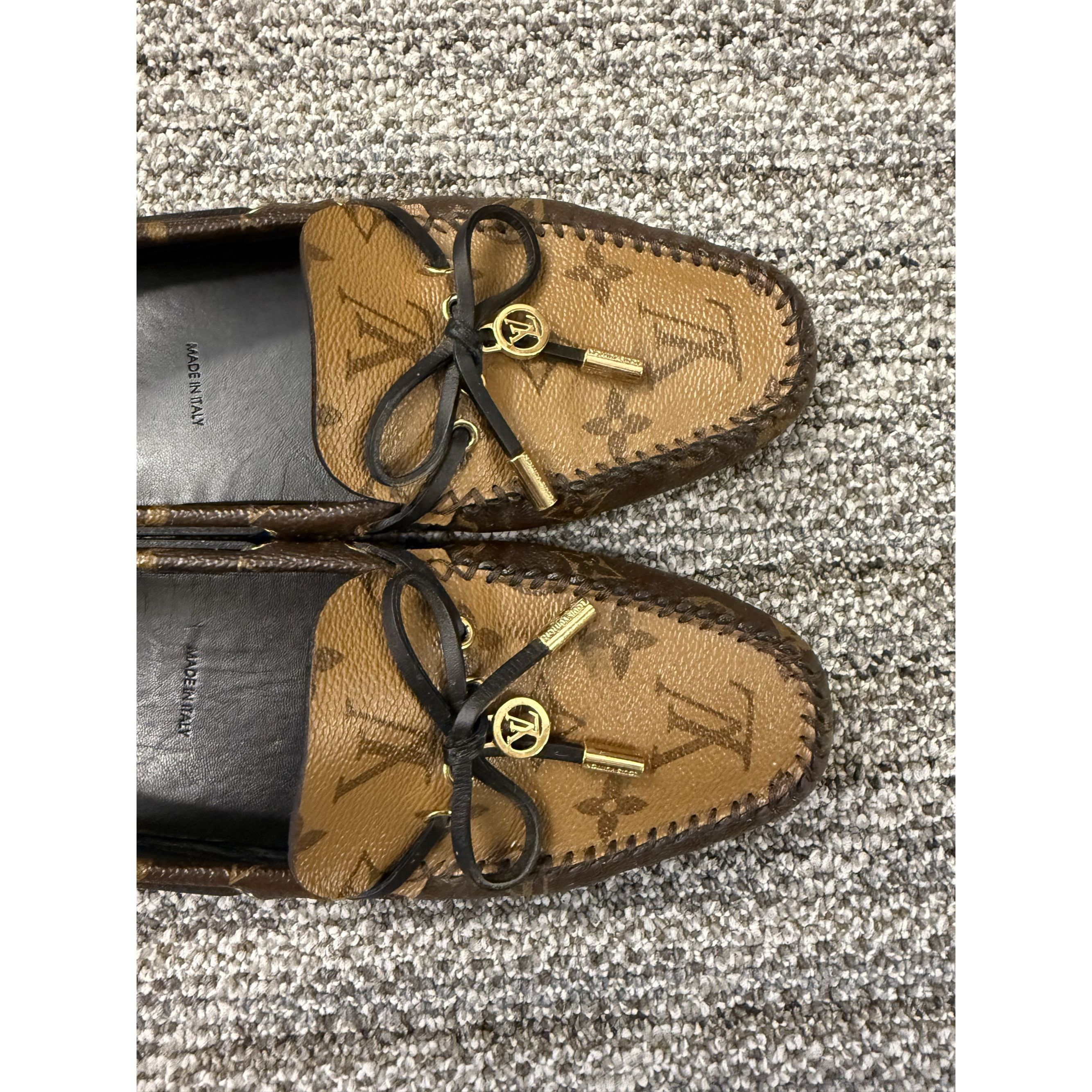 Louis Vuitton Louis Vuitton Monogram Leather Loafers With Gold-Tone Accent Size US 9 / IT 39 - 9 Thumbnail