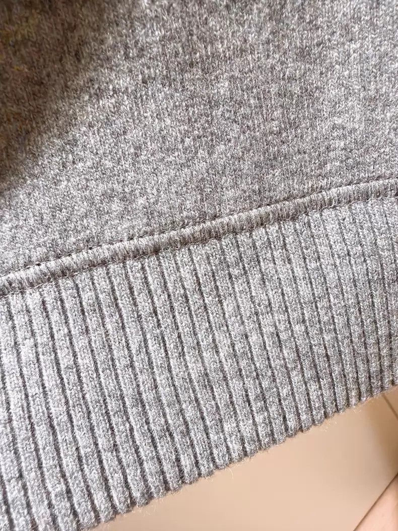 Valentino Valentino Bright diamond cuffs Grey silhouette sweater Size XS / US 0-2 / IT 36-38 - 6 Thumbnail