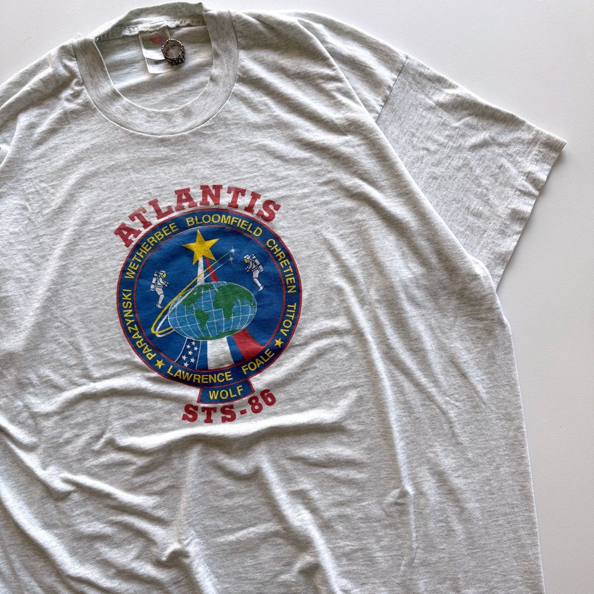 Vintage 1997 Vintage NASA Atlantis STS-86 Tee Size US XL / EU 56 / 4 - 2 Thumbnail