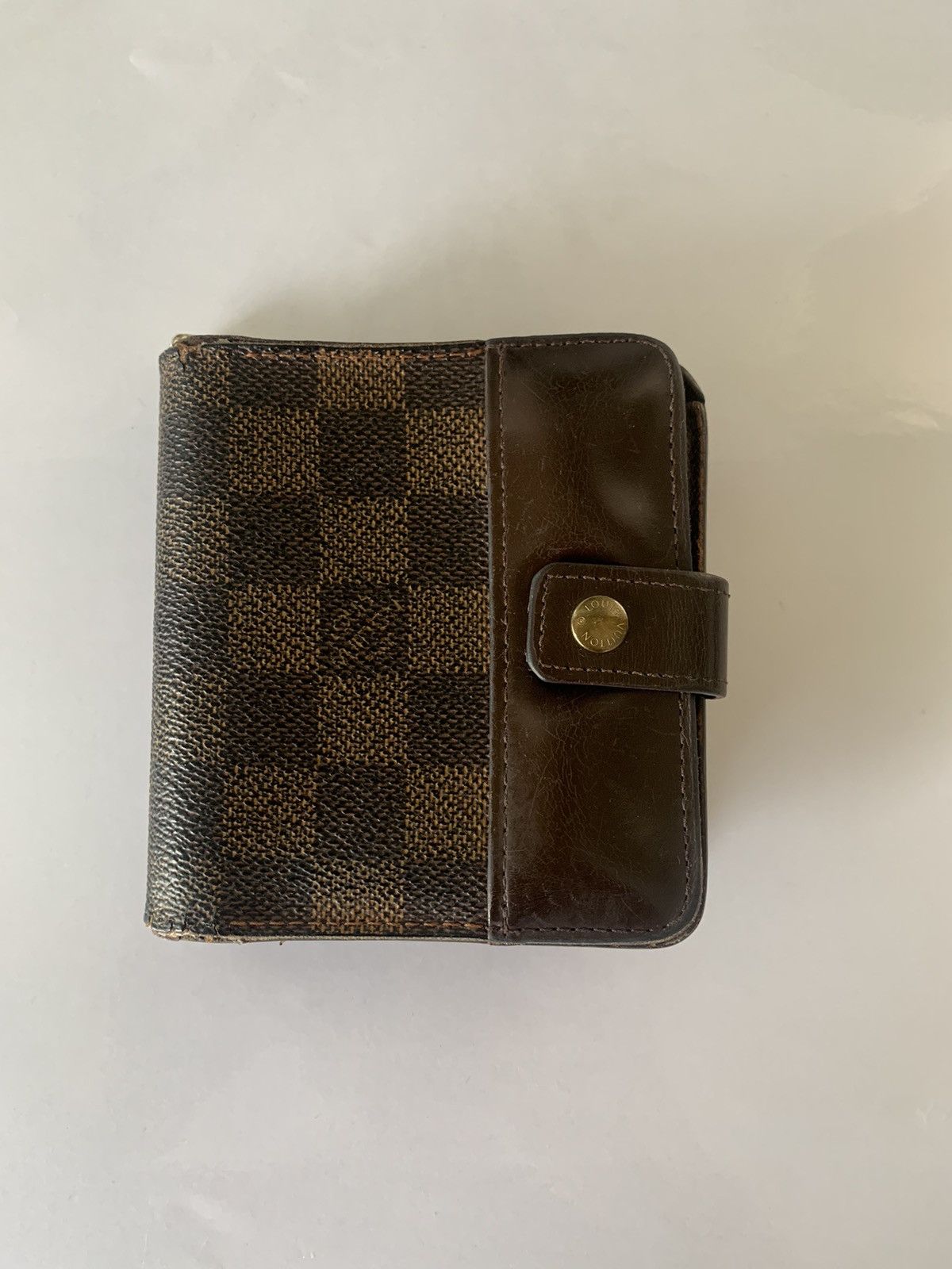 Louis Vuitton Louis Vuitton Signature Damier Wallet Size ONE SIZE - 1 Thumbnail