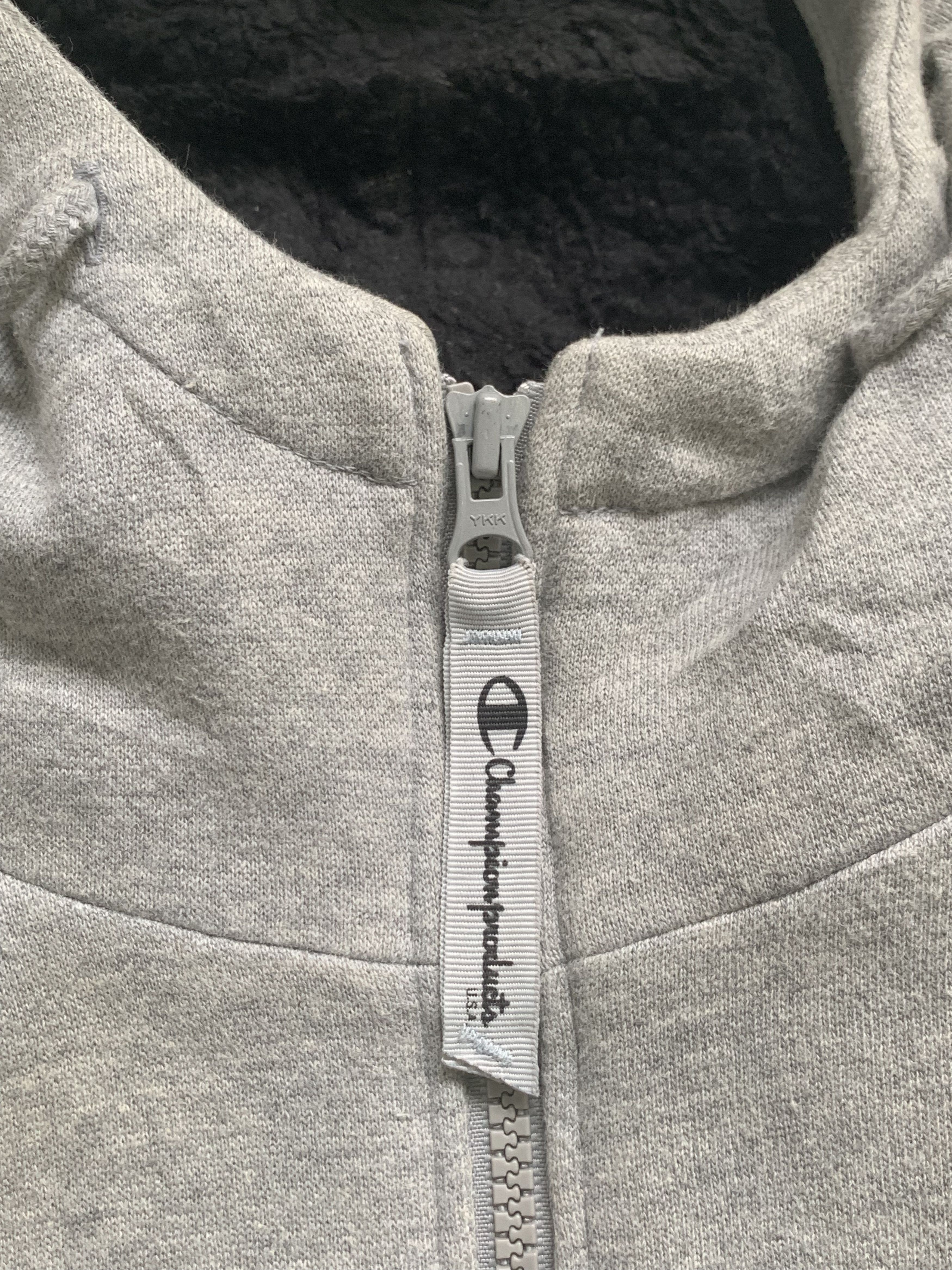 Champion × Vintage Rare Design Vintage Champion Products Big Logo Sweater Size US L / EU 52-54 / 3 - 7 Thumbnail