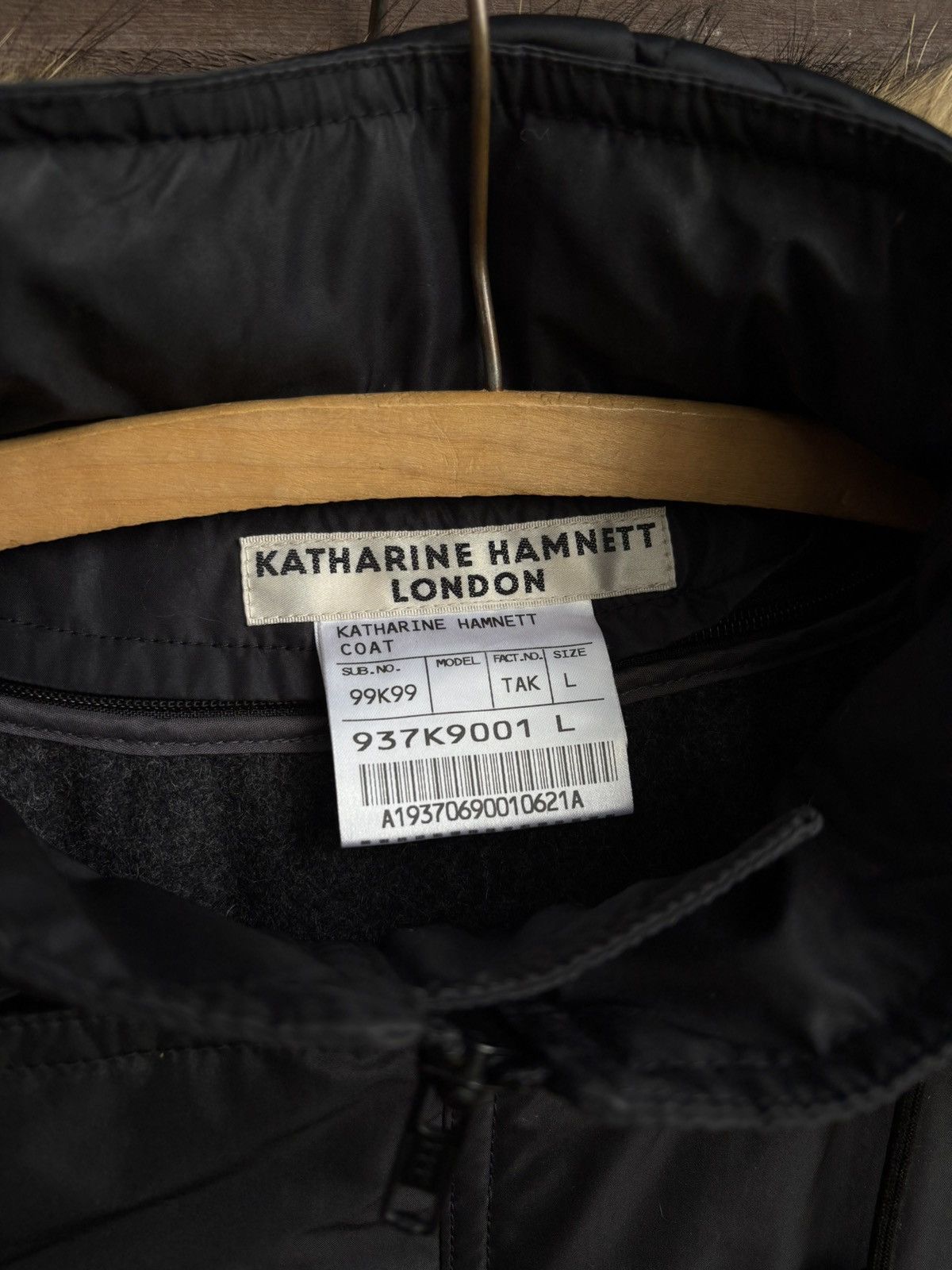 Katharine Hamnett London Katherine Hamnett black parka with fawx fur hood Size L / US 10 / IT 46 - 9 Thumbnail