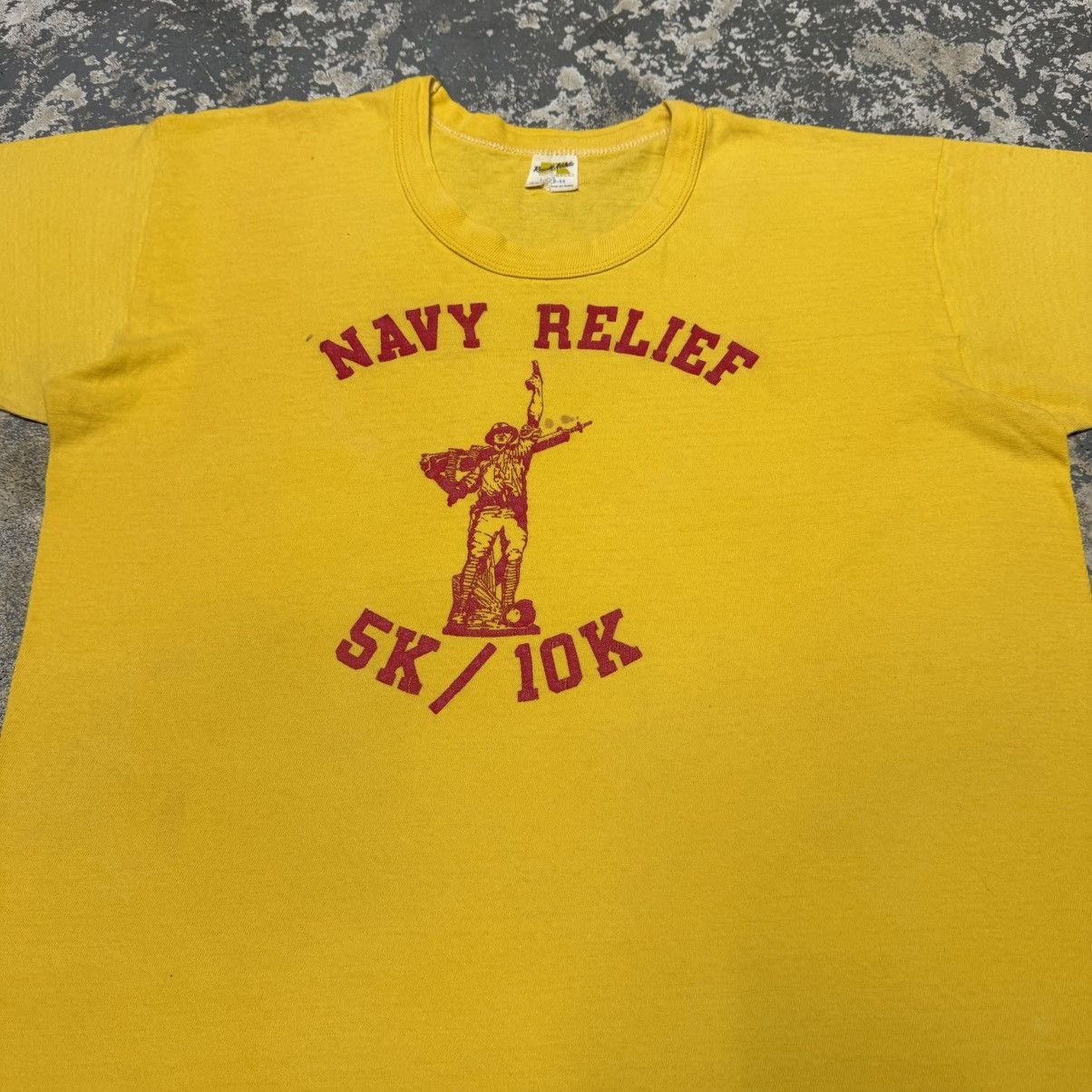 Russell Athletic True Vintage Navy Relief 5K/10K Yellow 70s Russell Marine Size US L / EU 52-54 / 3 - 11 Thumbnail