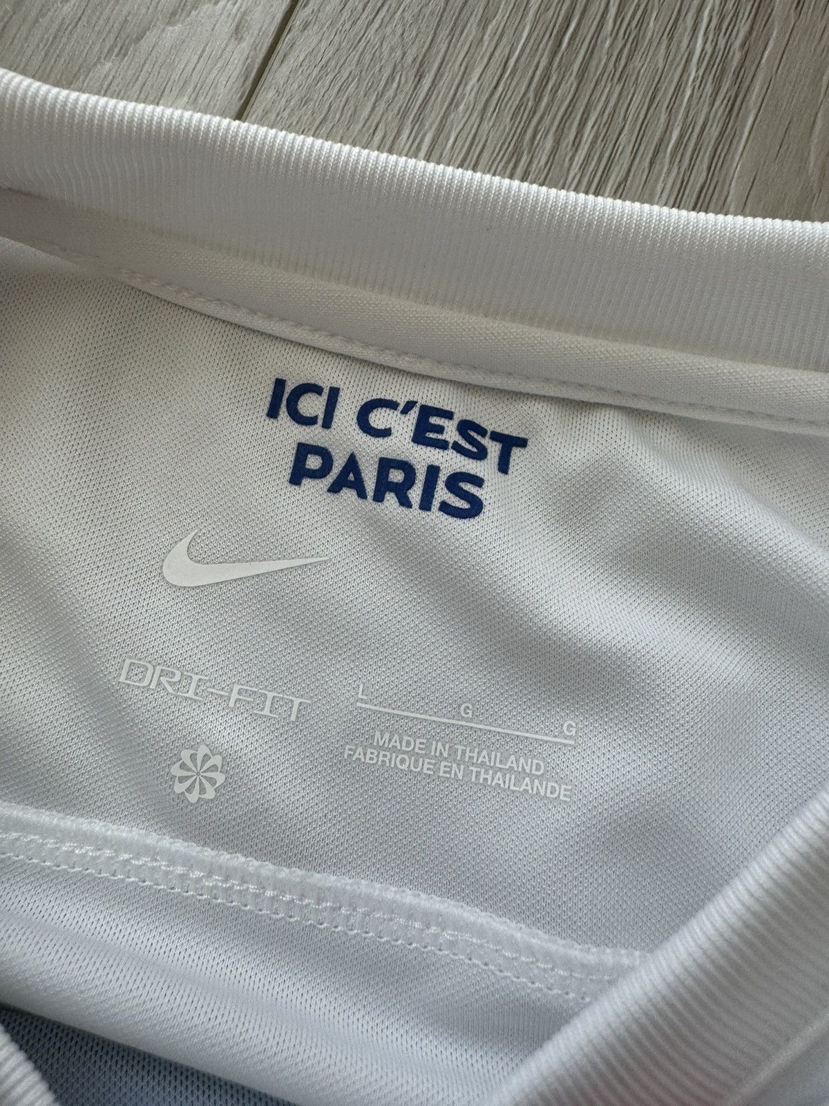Nike 2022/23 PSG Authentic Third Jersey #10 Neymar Jr Medium Size US L / EU 52-54 / 3 - 8 Thumbnail