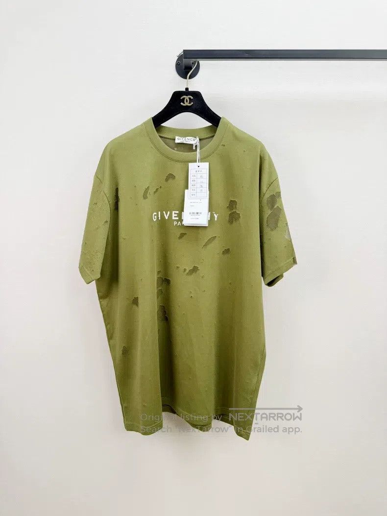 Givenchy Givenchy New With Tag Short Sleeve Size US XS / EU 42 / 0 - 1 Thumbnail