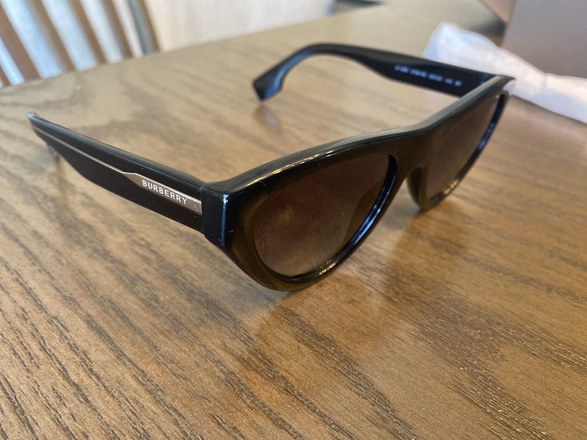 Burberry Cat Eye Burberry Sunglasses Size ONE SIZE - 1 Thumbnail