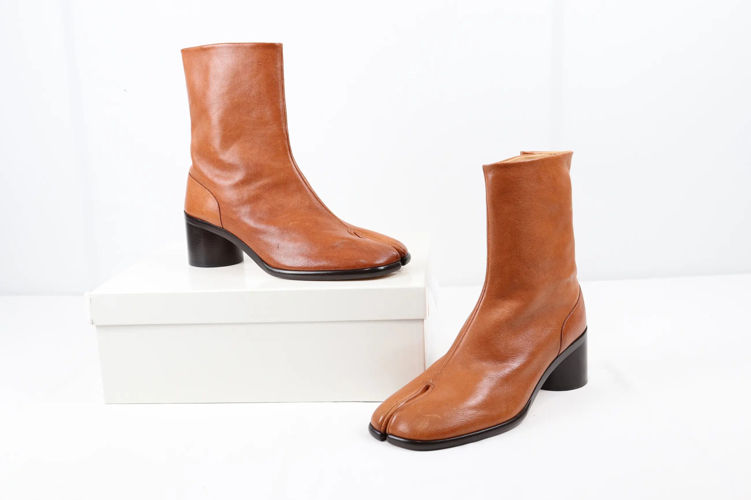 Maison Margiela o1rshd High Tabi Boots in Caramel Size US 12 / EU 45 - 12 Thumbnail