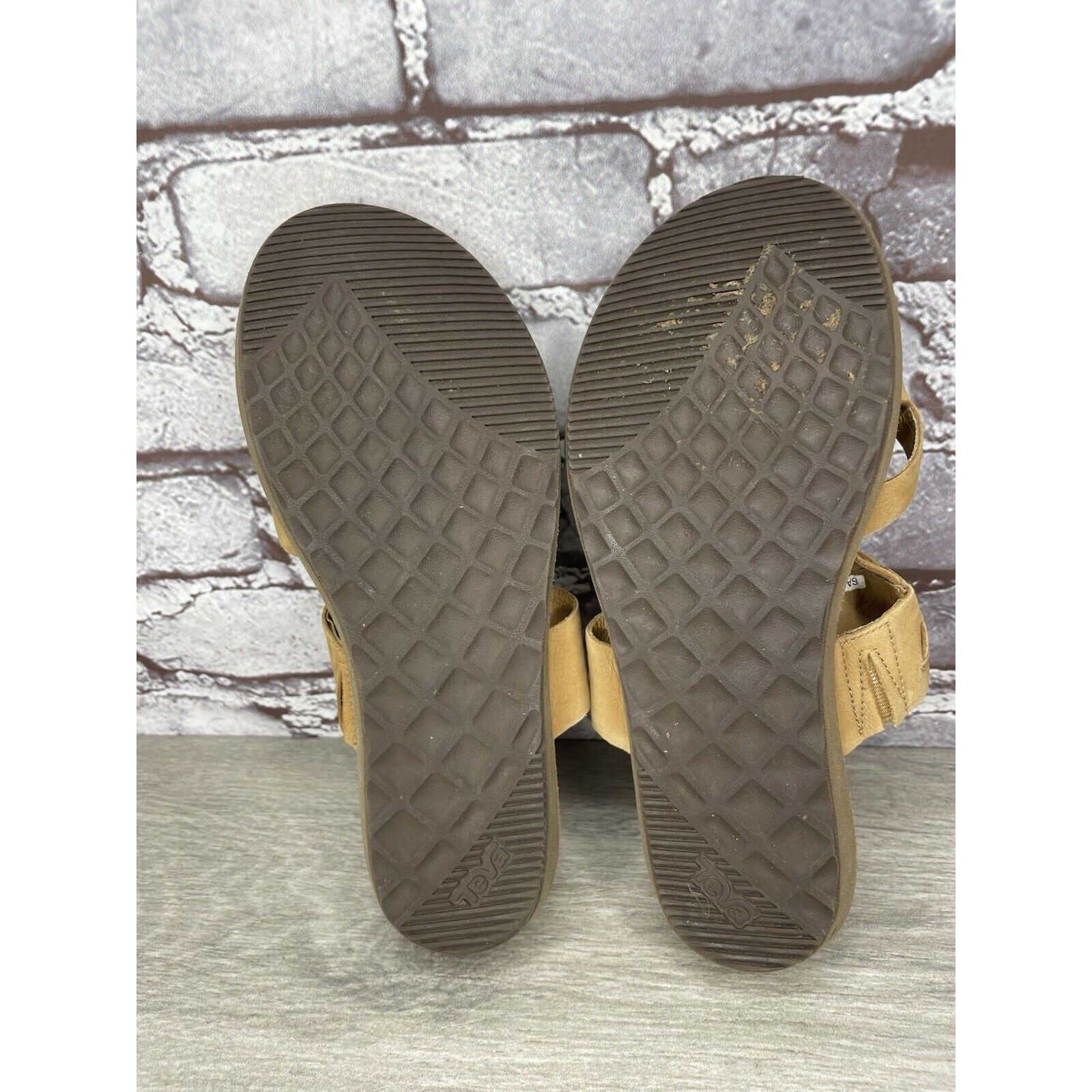 Teva Teva Encanta Tan Brown Leather Casual Toe Slides Sandals Wom Size US 7 / IT 37 - 7 Thumbnail