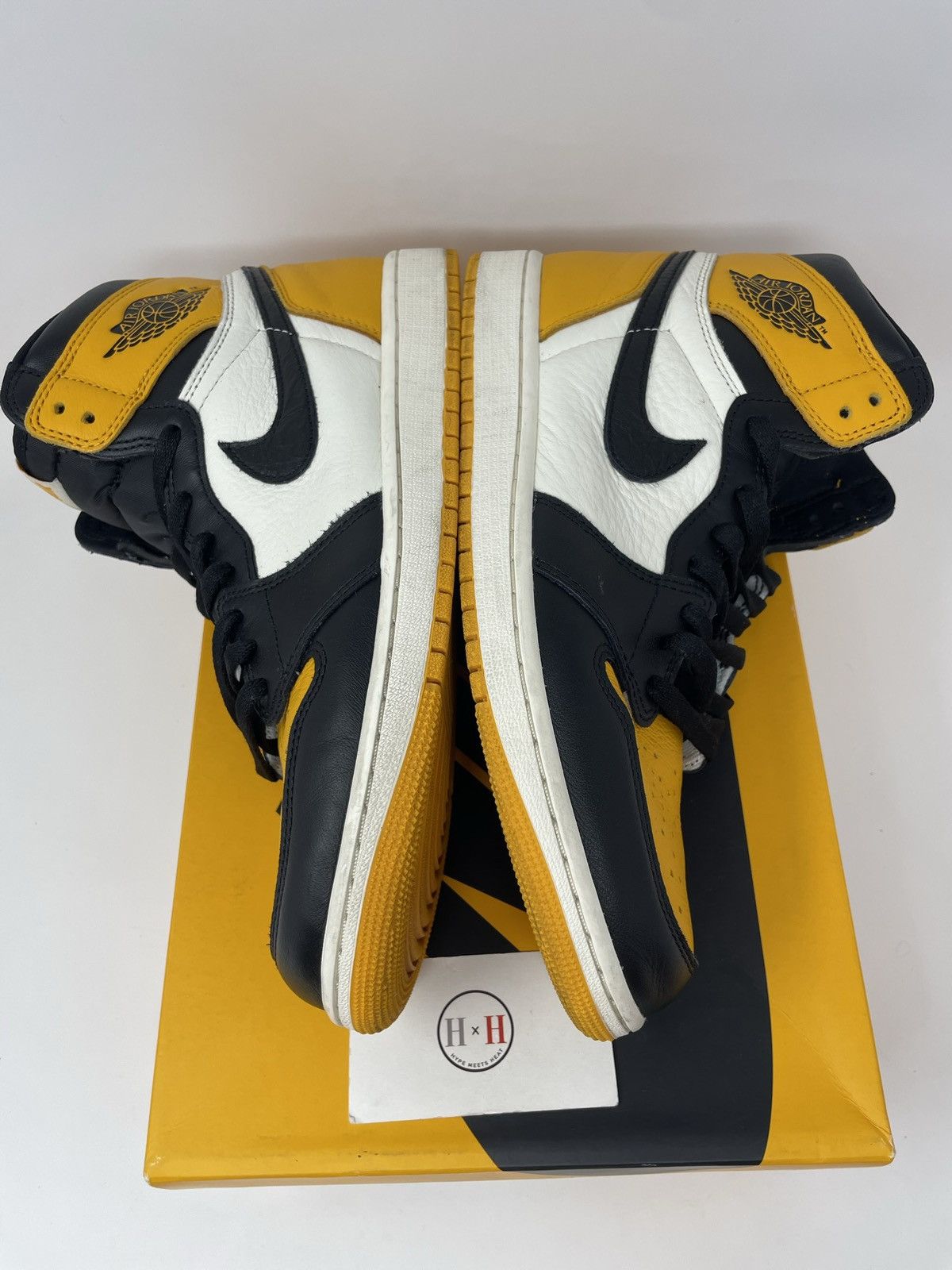Jordan Brand Air Jordan 1 Retro High Yellow Toe Taxi Size US 11 / EU 44 - 7 Thumbnail