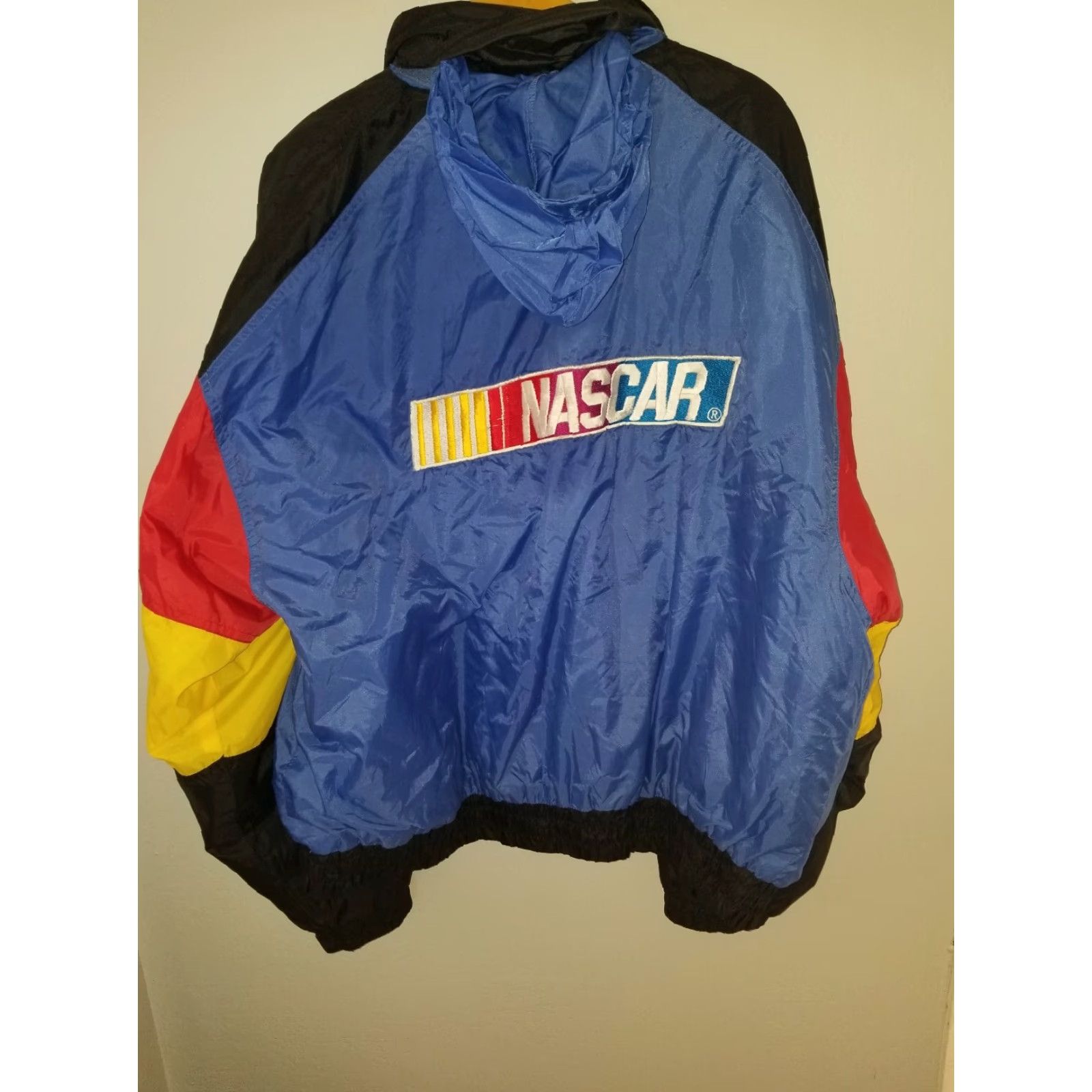 Vintage VINTAGE Checkered Flag NASCAR Puff y Jacket XL Windbreaker Hooded Jacket (Nylon) Logo Zip Black Mens Size US XL / EU 56 / 4 - 5 Thumbnail