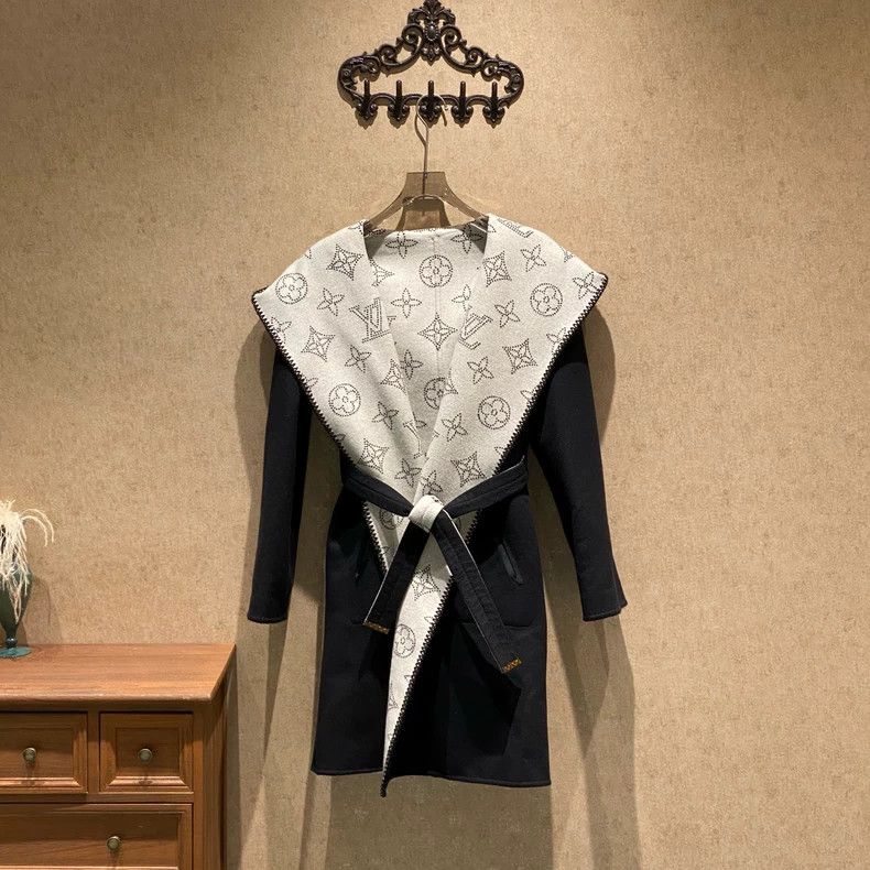 Louis Vuitton Louis Vuitton Black and grey big presbyopia double-faced c Size S / US 4 / IT 40 - 1 Thumbnail