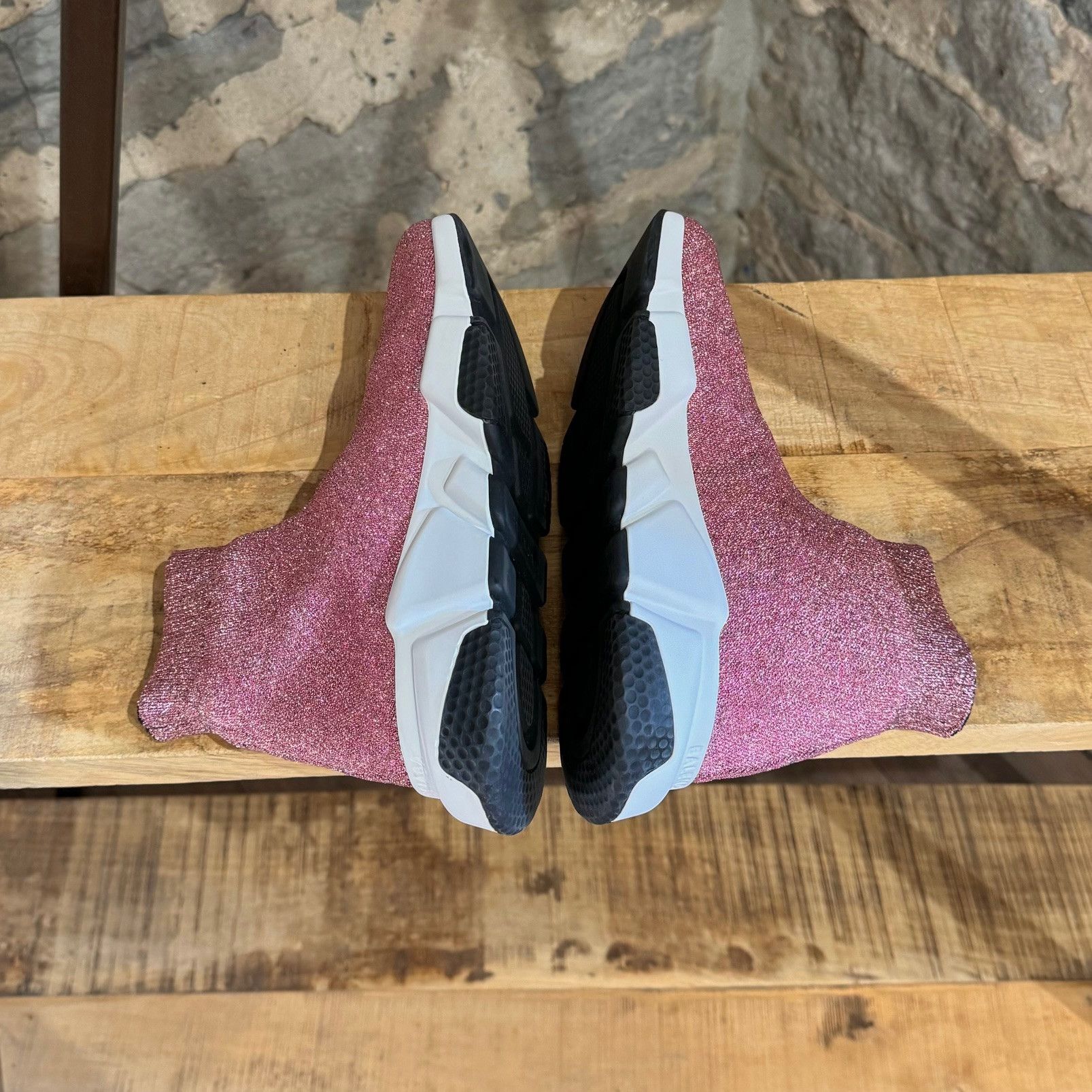 Balenciaga Balenciaga Pink Knit Laminated Speed Logo Sock Sneakers Size US 6 / IT 36 - 8 Thumbnail
