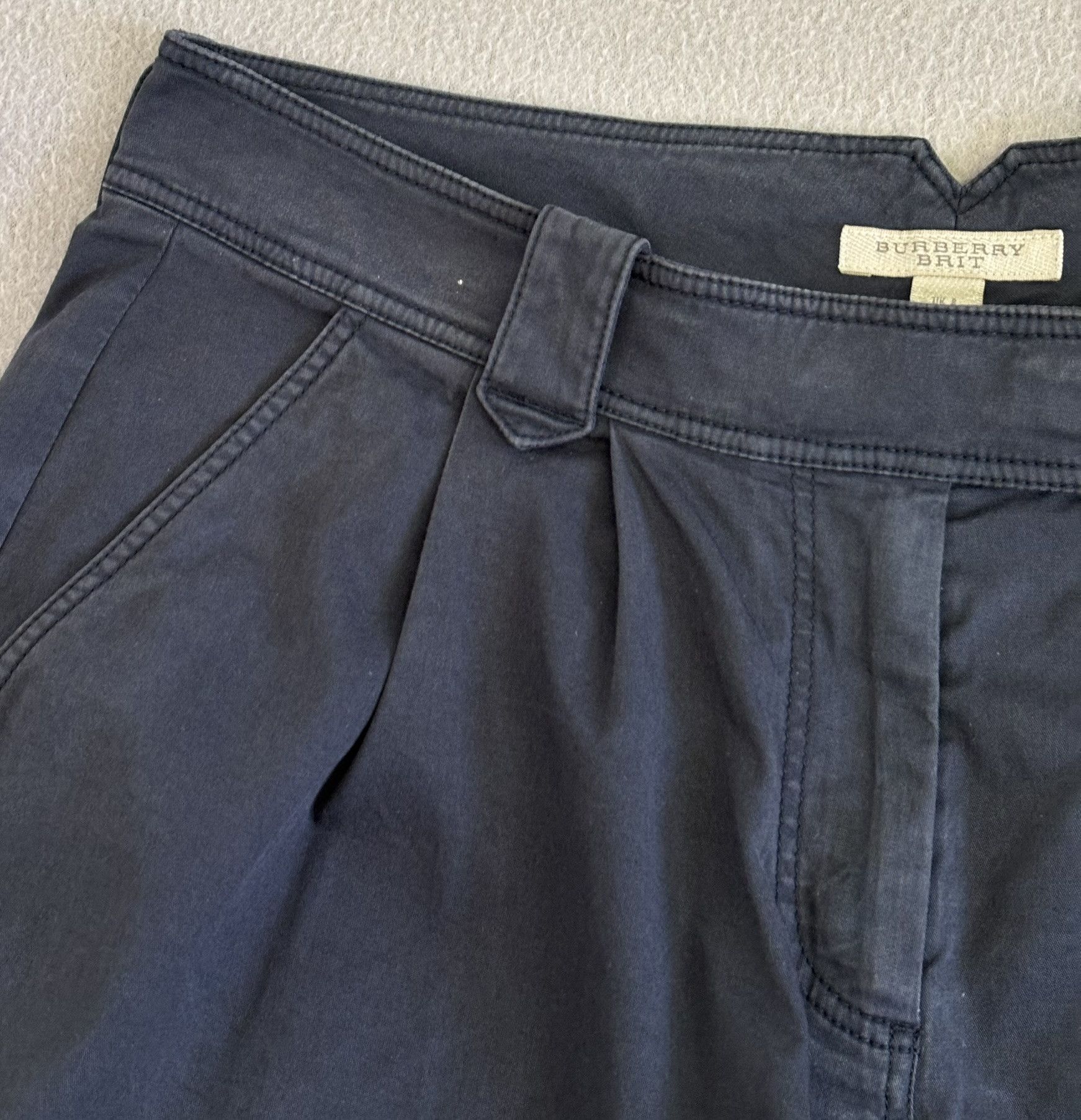 Burberry Burberry Navy shorts size 8 Size 27" / US 4 / IT 40 - 8 Thumbnail