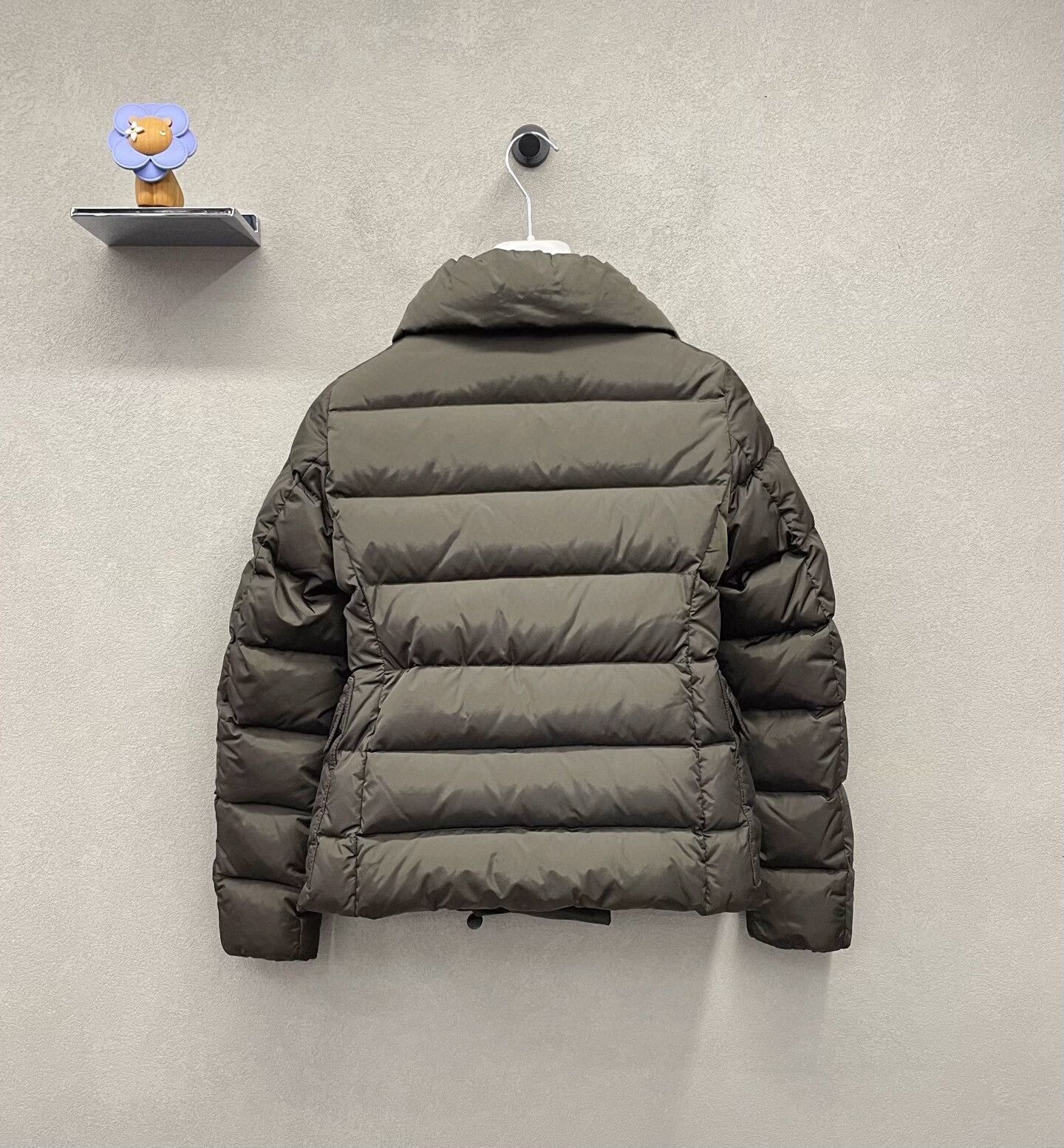 Moncler moncler olive green short down jacket Size US S / EU 44-46 / 1 - 2 Thumbnail