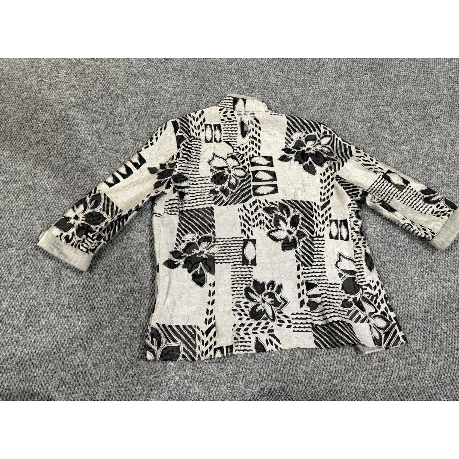 Coldwater Creek VINTAGE Coldwater Creek Jacket Womens Petite 8 Gray Floral Kimono 3/4 Sleeve Open Front Size M / US 6-8 / IT 42-44 - 6 Thumbnail