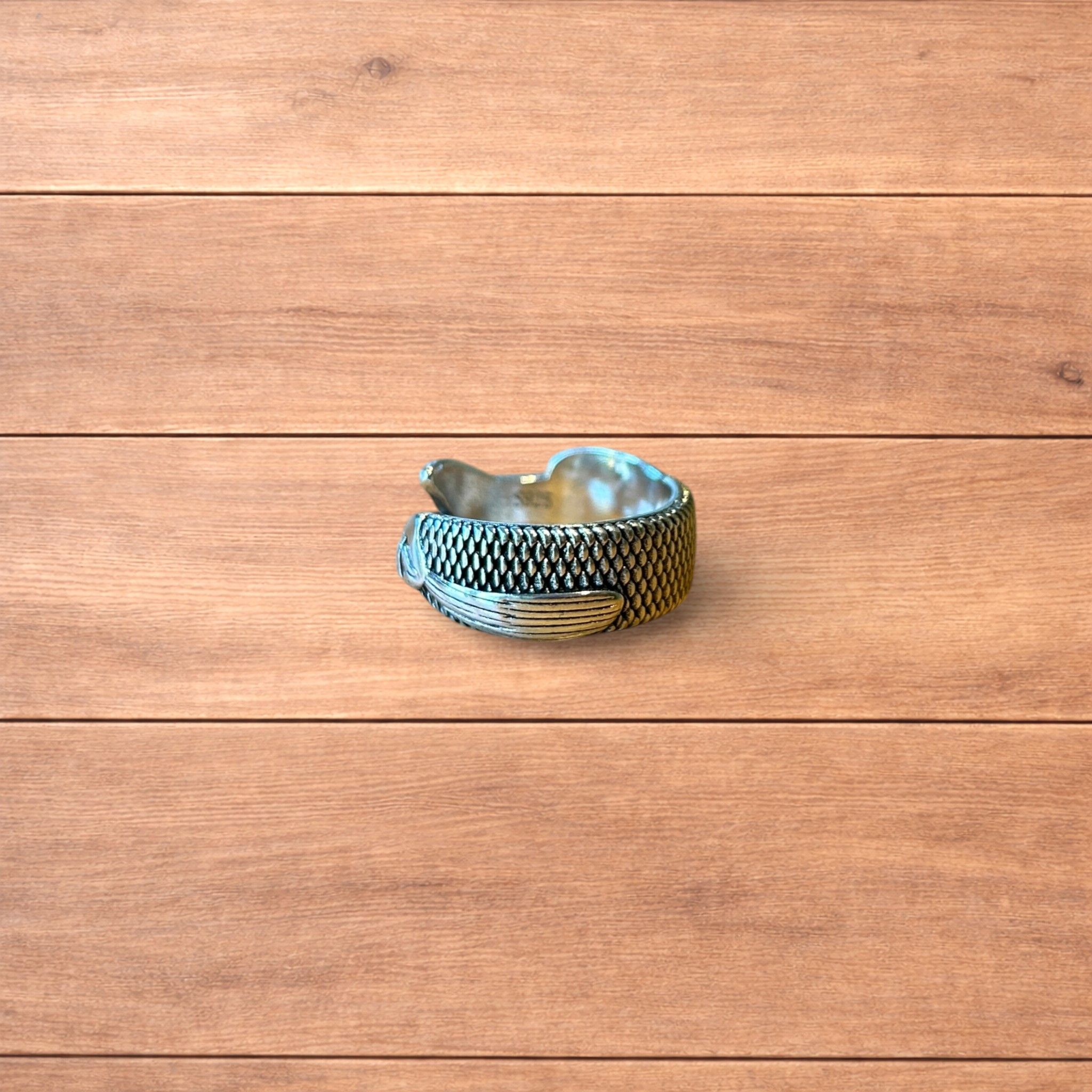 Japanese Brand Vintage style stainless steel retro fish ring in silver. Size ONE SIZE - 3 Thumbnail
