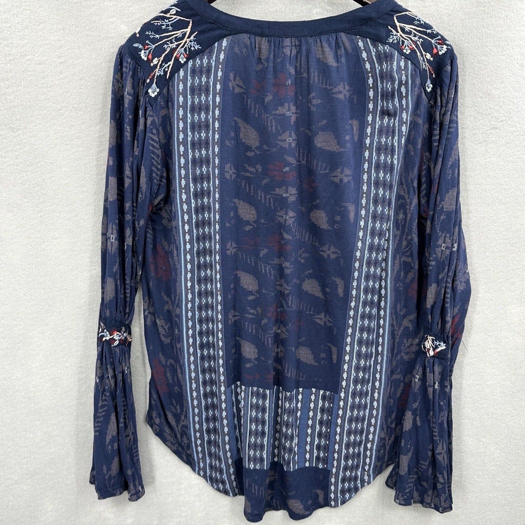 Lucky Brand Lucky Brand Blouse Shirt Womens Large Boho Tunic Long Sleeve Bell Sleeve V-Neck Knit Viscose Blue Floral Boho 70s 80s Modern Womens Size L / US 10 / IT 46 - 5 Thumbnail